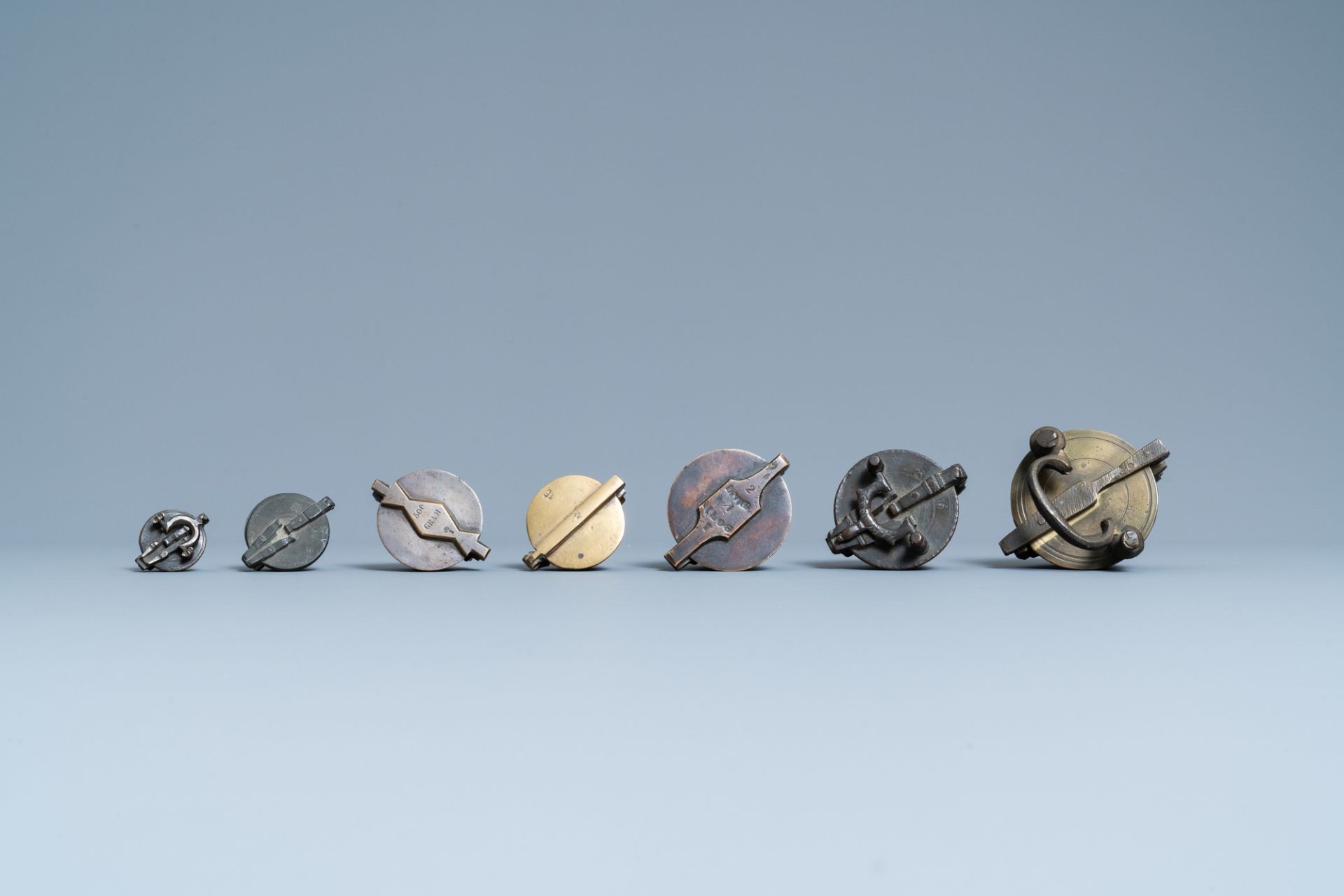 Seven bronze nests of weights, France and/or Germany, 18/19th C. - Image 7 of 9