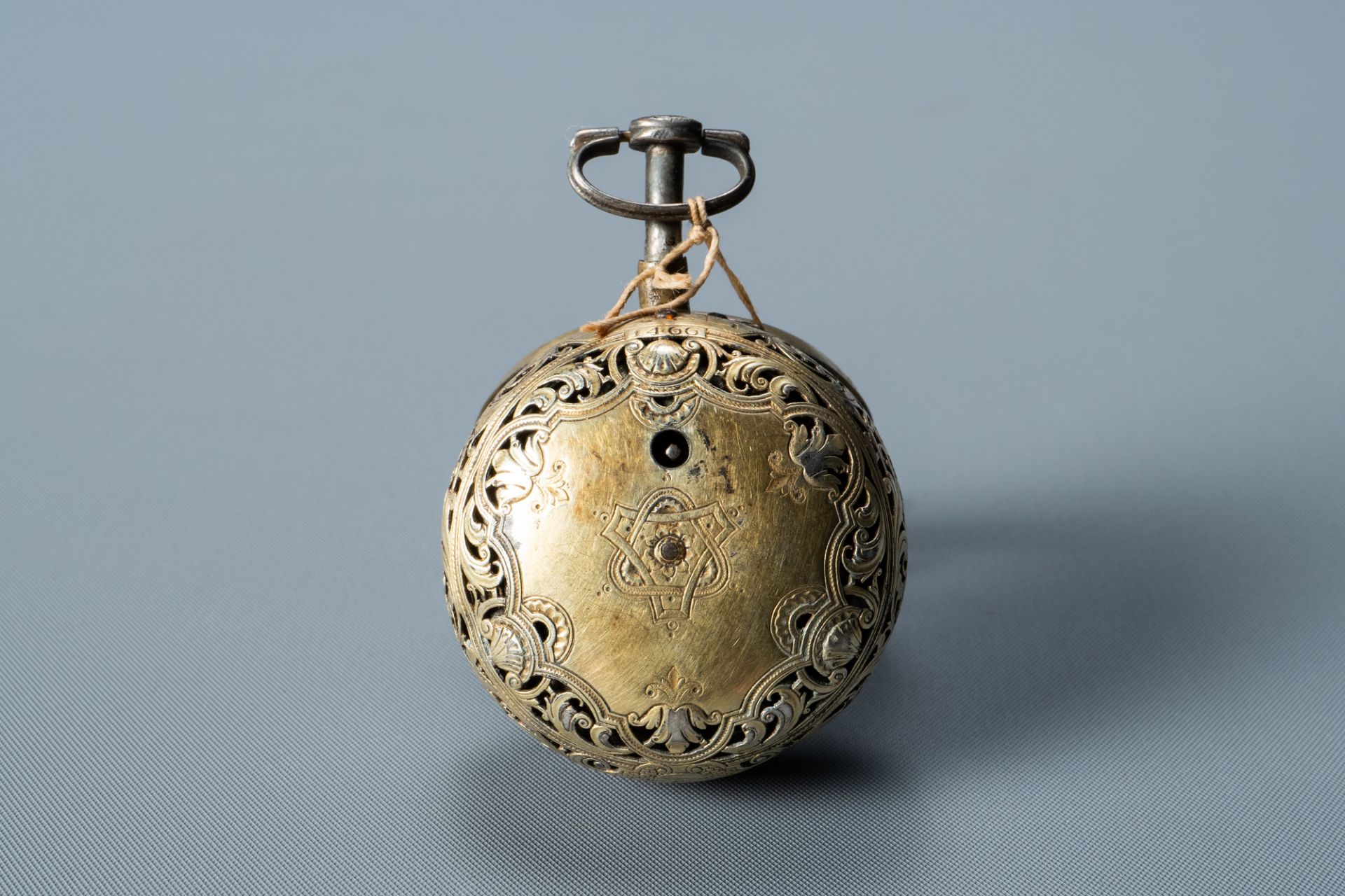 A gilded silver 'repeater' pocket watch, Robert & Peter Higgs, no. 1466, London, 17/18th C. - Image 2 of 10