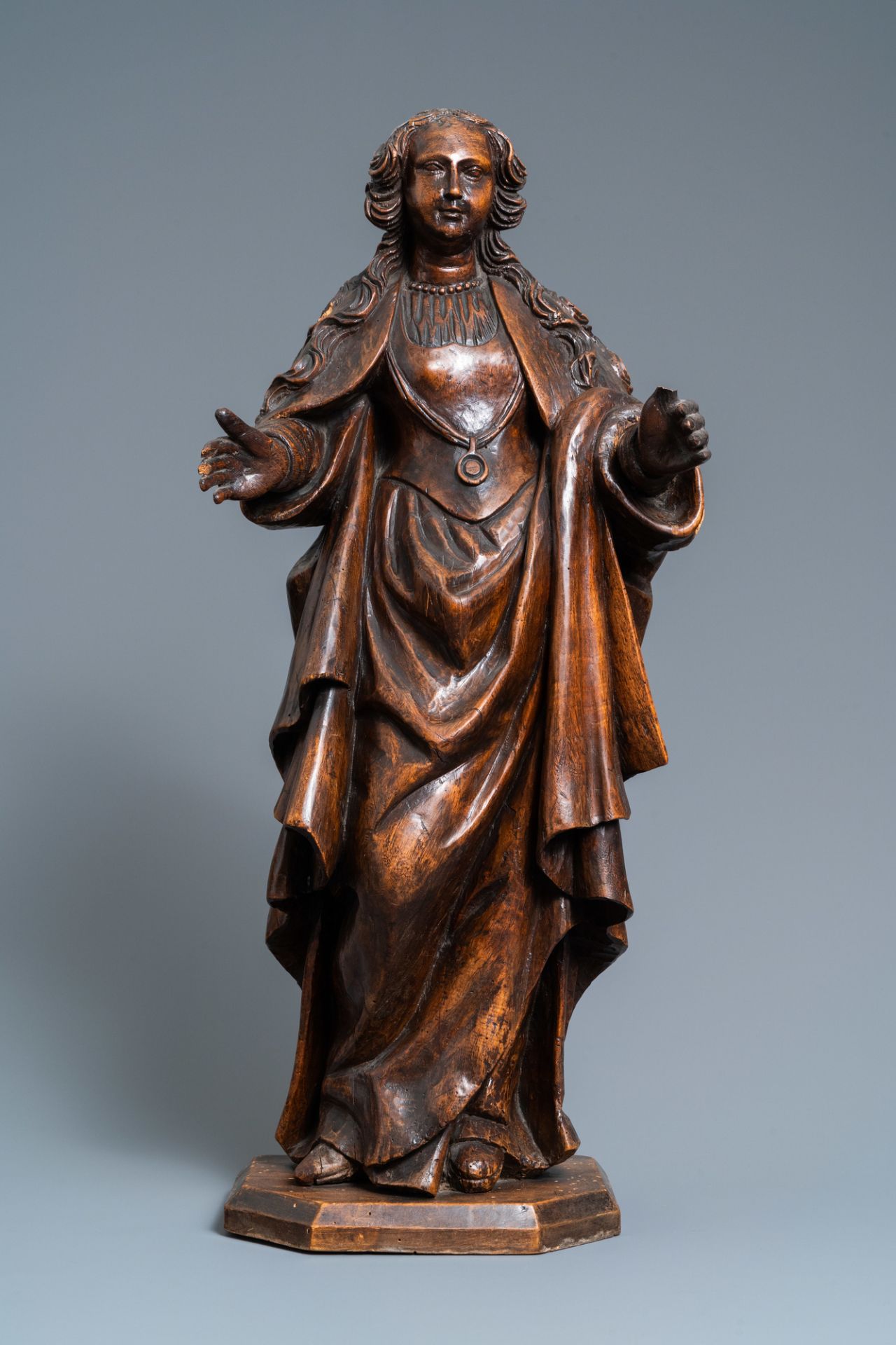 A fruitwood figure of a female saint, Rhine valley, Germany, 2nd half 16th C. - Bild 2 aus 7