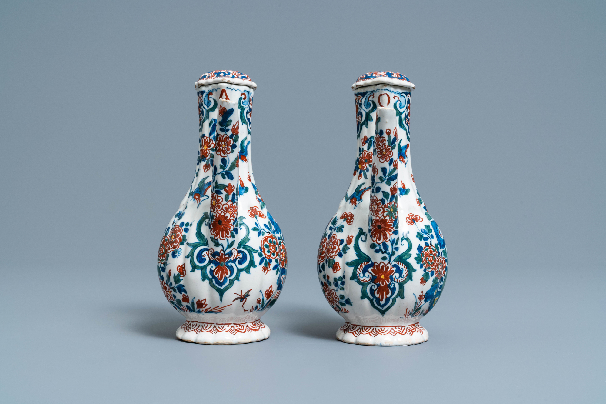 A Dutch Delft cashmere palette cruet set on stand, 1st quarter 18th C. - Image 11 of 19