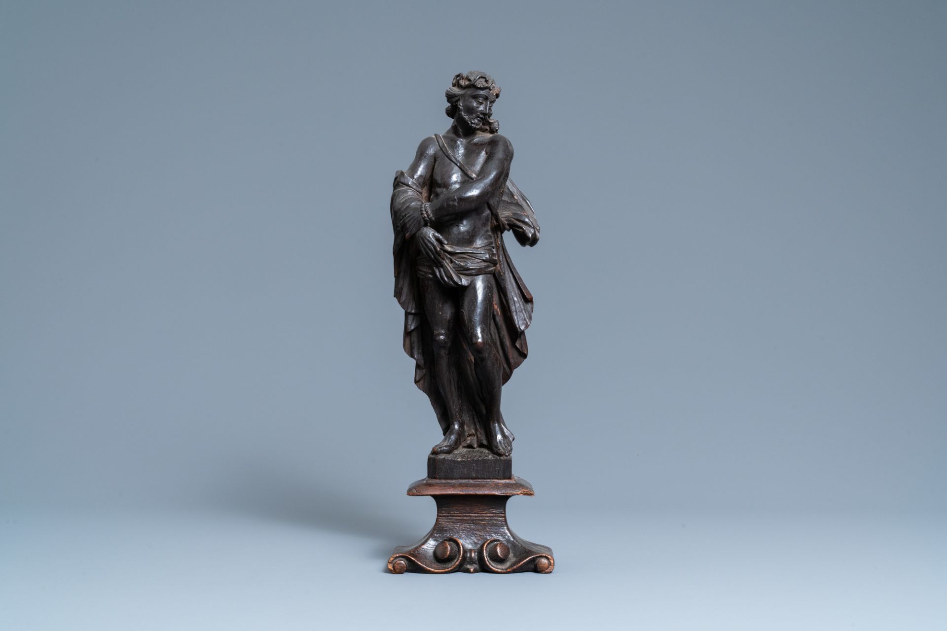 An oak 'Ecce Homo' figure, ca. 1600 - Image 2 of 7