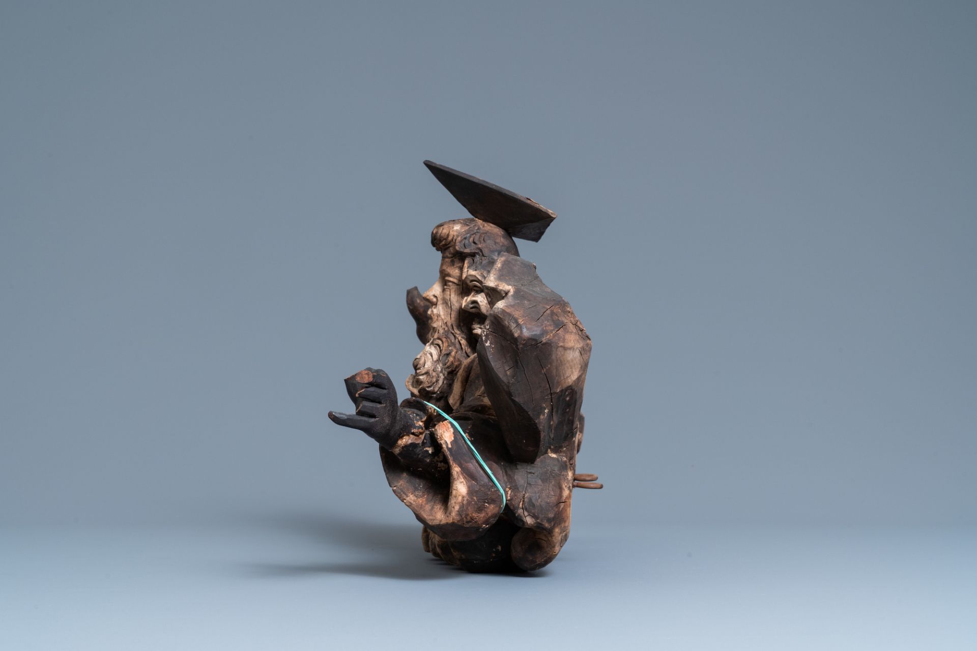 A wooden figure of God the Father on a cloud, 17th C. - Image 5 of 7