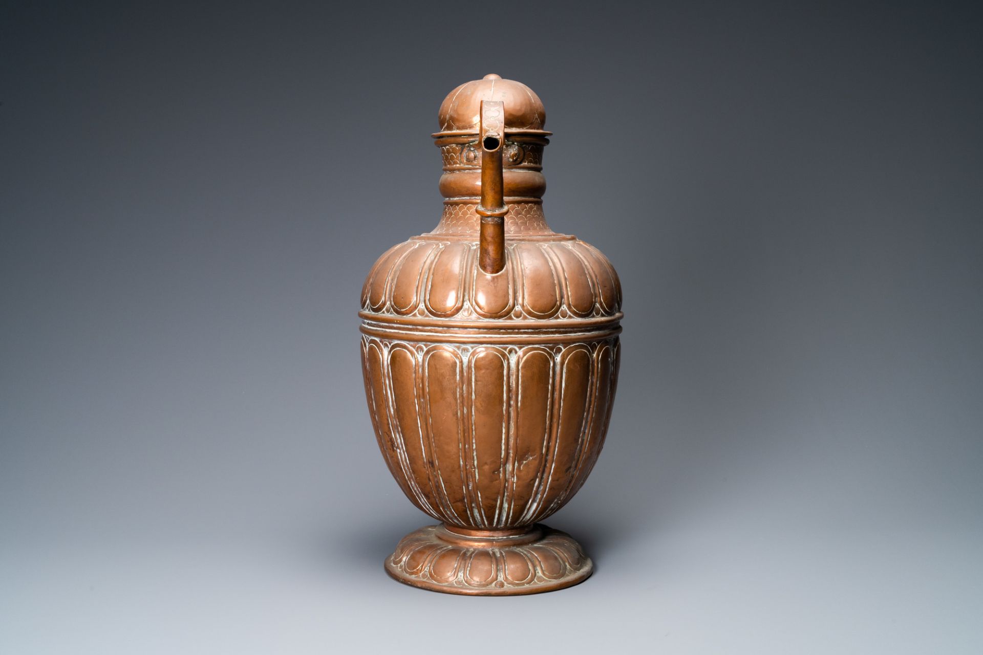 A large Italian copper ewer and cover, 17th C. - Image 5 of 8