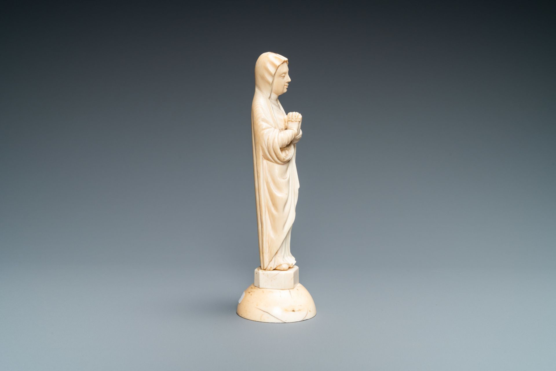 An ivory figure of a Madonna, probably Dieppe, France, 19th C. - Image 6 of 8