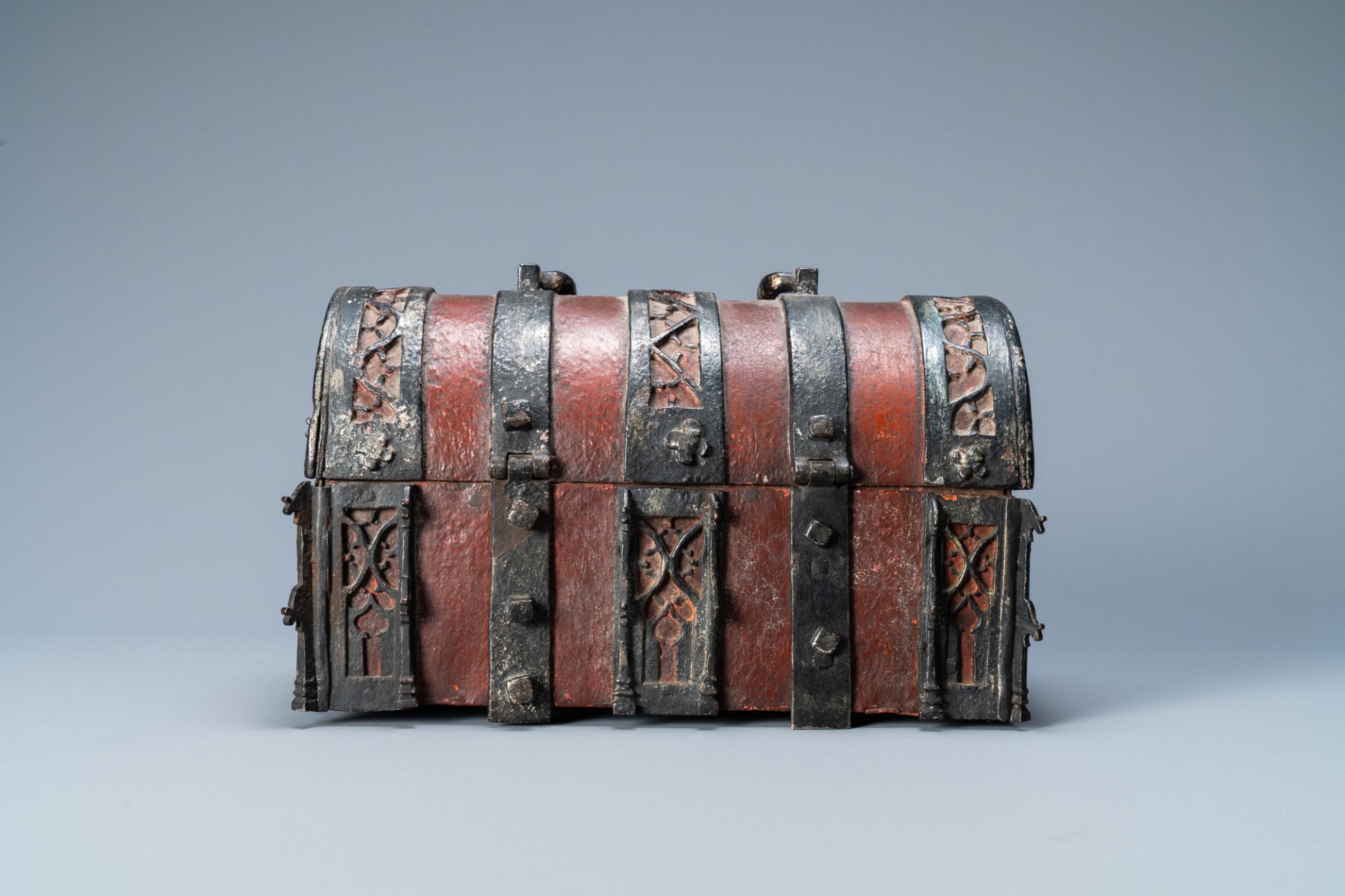 A partly red painted cast iron casket, France, 15th C. - Image 2 of 12