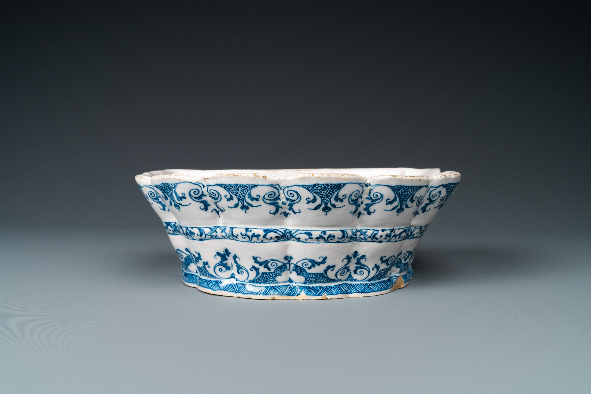 A blue and white Moustiers faience flower holder, France, 18th C. - Image 3 of 8