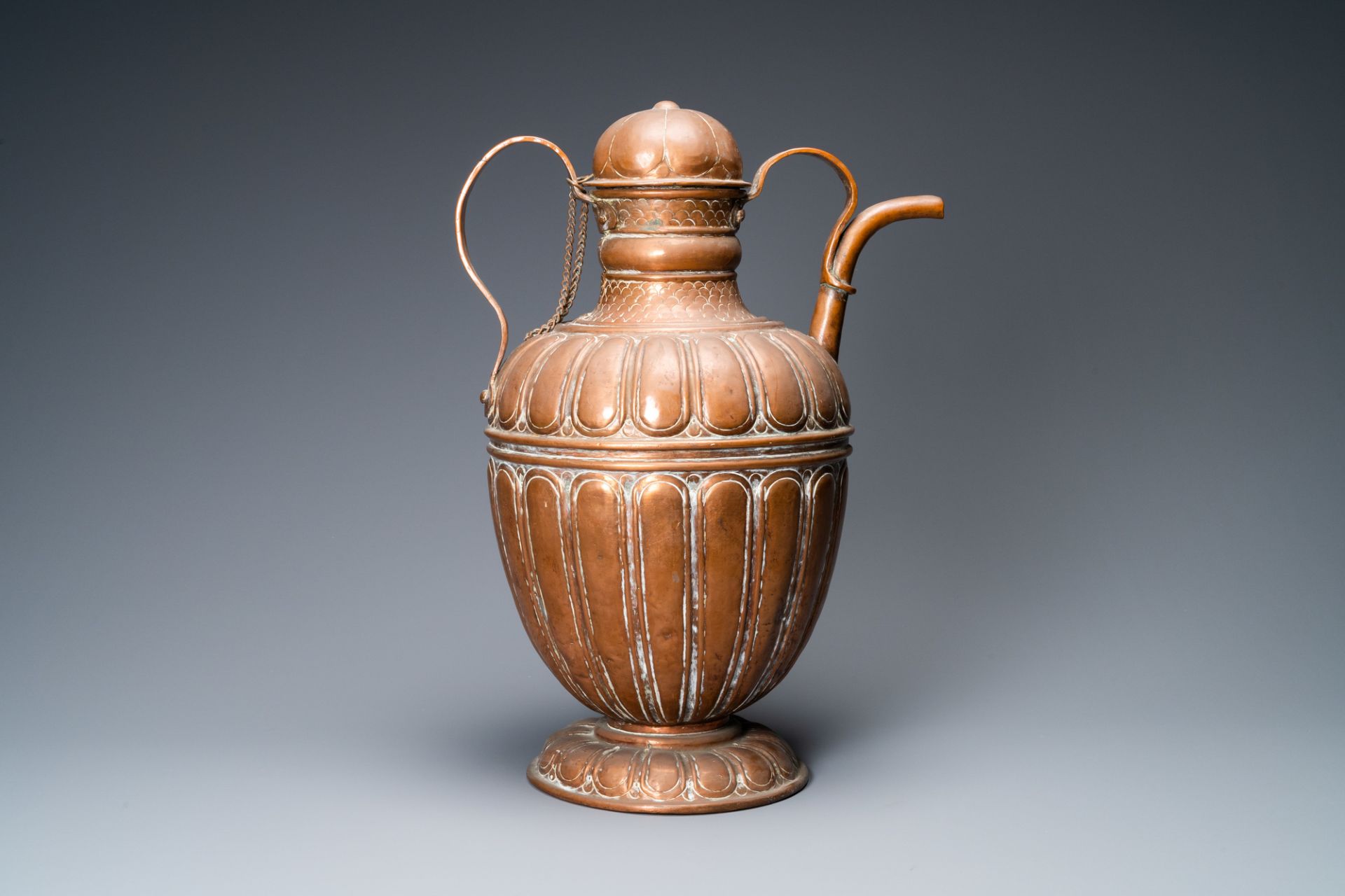 A large Italian copper ewer and cover, 17th C. - Image 4 of 8
