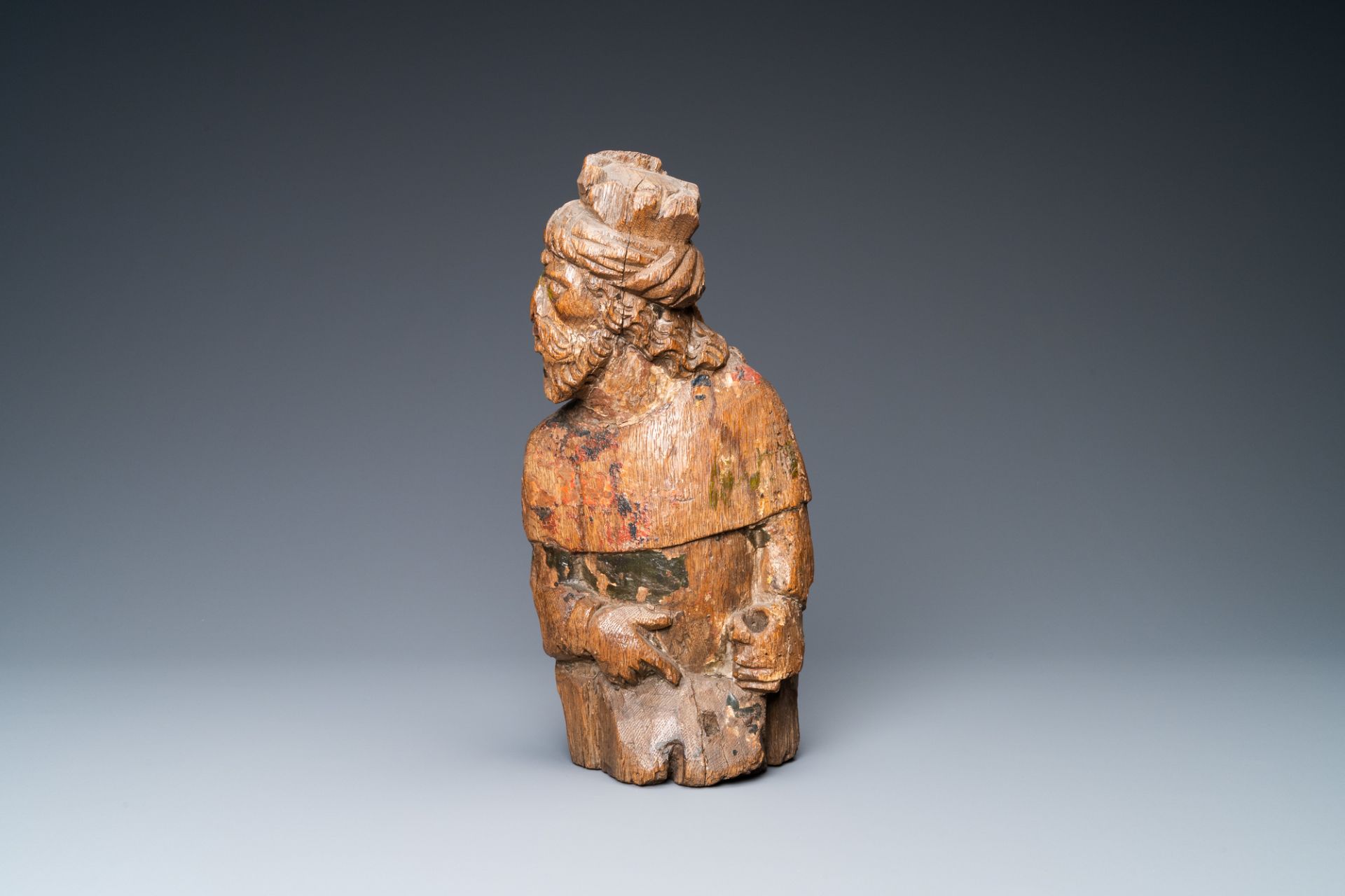 An oak figure of a prophet with traces of polychromy, 16th C. - Image 2 of 7