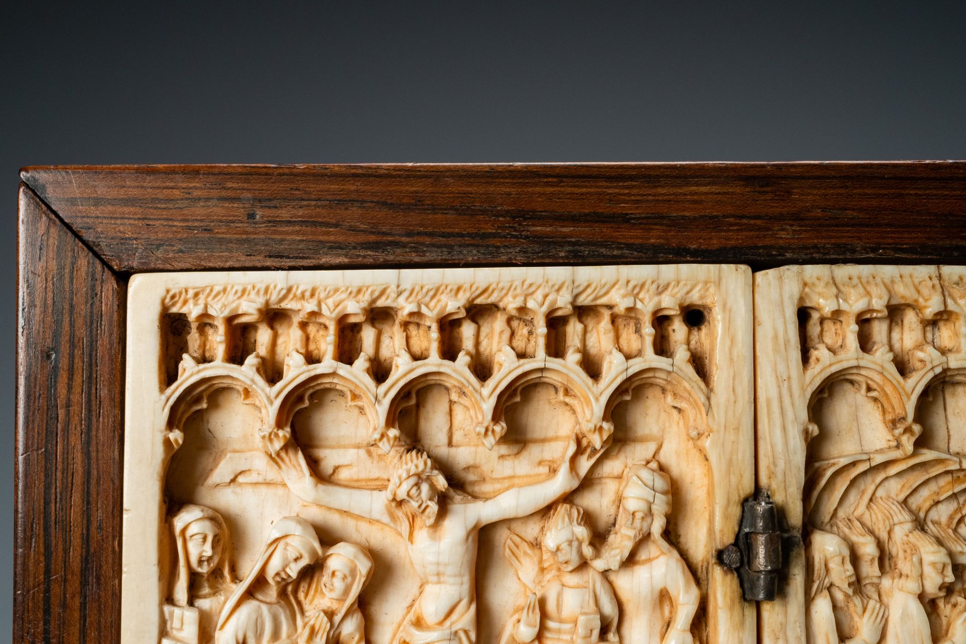 An ivory diptych, Germany, 14th C. - Image 3 of 9