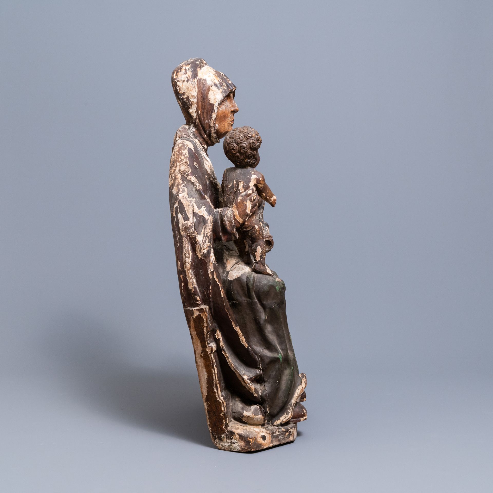 A large polychromed limewood Saint Anne Trinity group, Germany, dated 1519 - Bild 3 aus 6