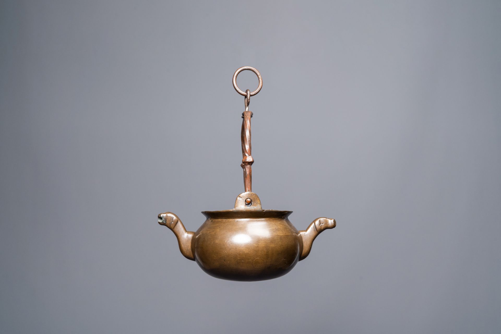 A bronze 'lavabo' water bowl, Flanders, 15th C. - Image 6 of 9