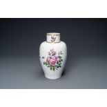 A vase with fine pink roses, A.R. mark for Augustus Rex, Meissen porcelain, 18th C.