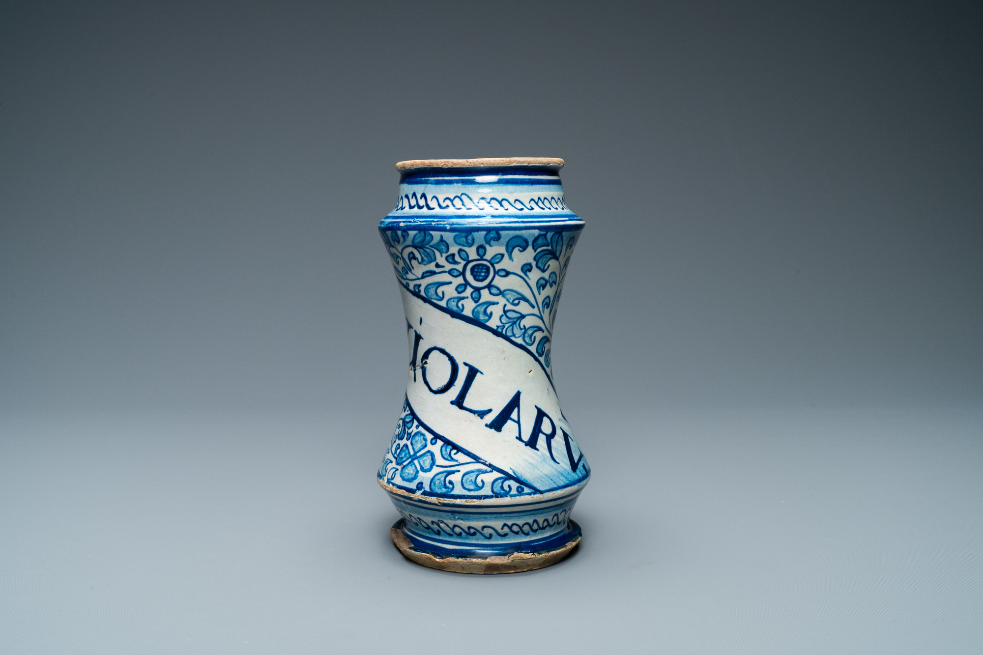 A blue and white Antwerp maiolica 'a foglie' albarello, mid 16th C. - Image 3 of 7