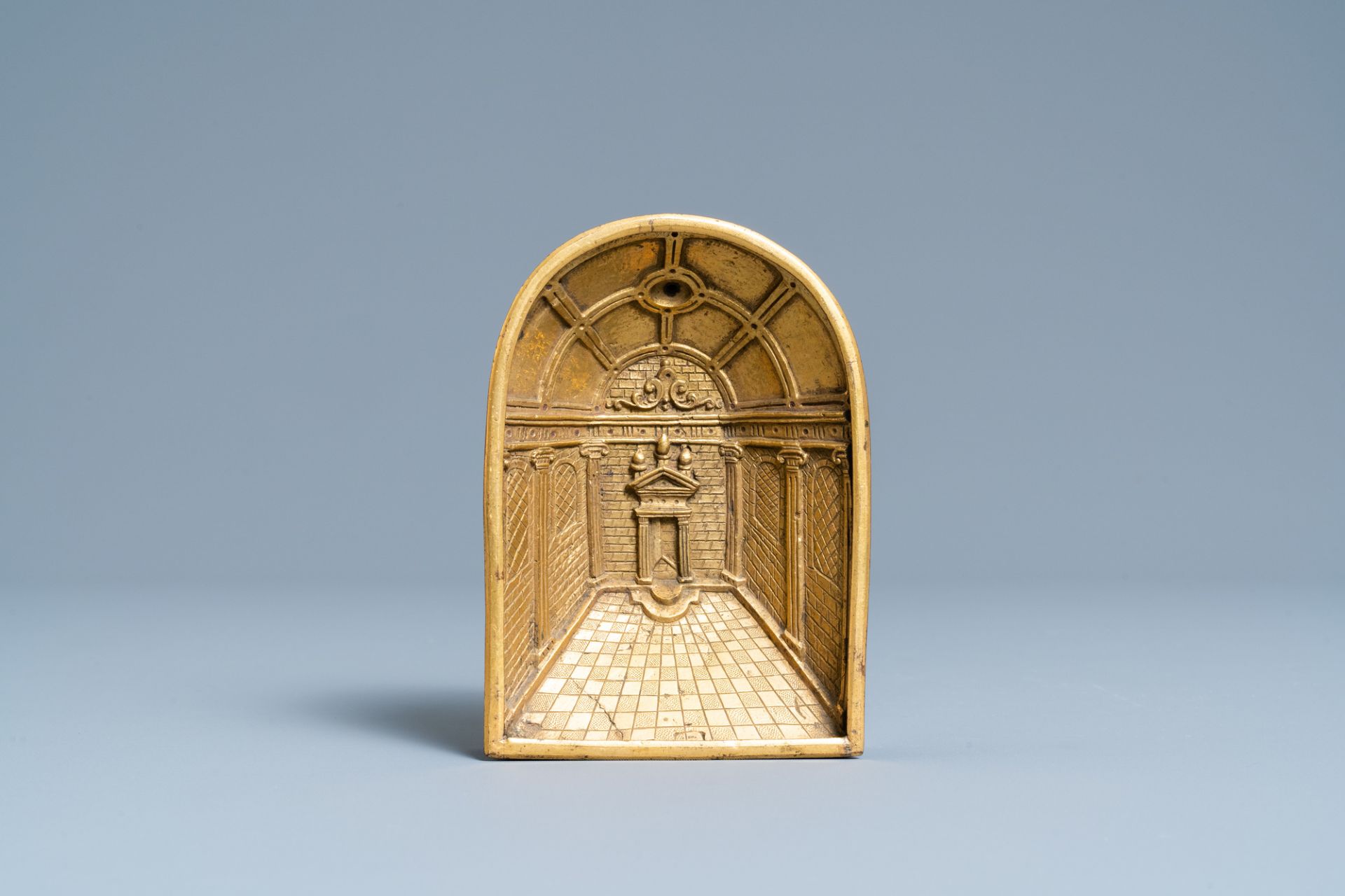 A gilt-bronze niche with an architectural perspective, Italy, 16th C. - Bild 2 aus 7