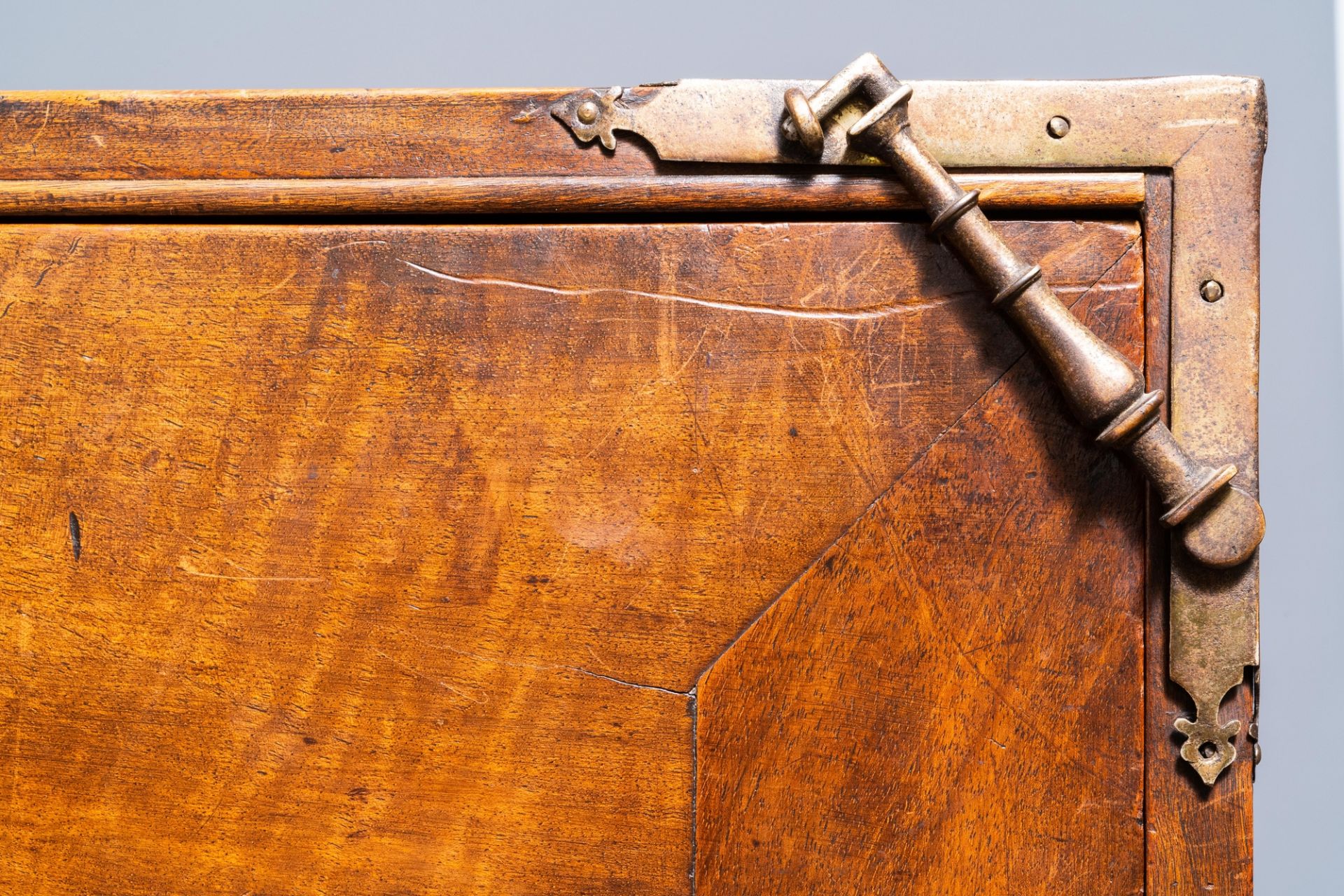 A Spanish bronze-mounted oak 'bargue–o' or cabinet on stand, 16th C. - Image 15 of 16