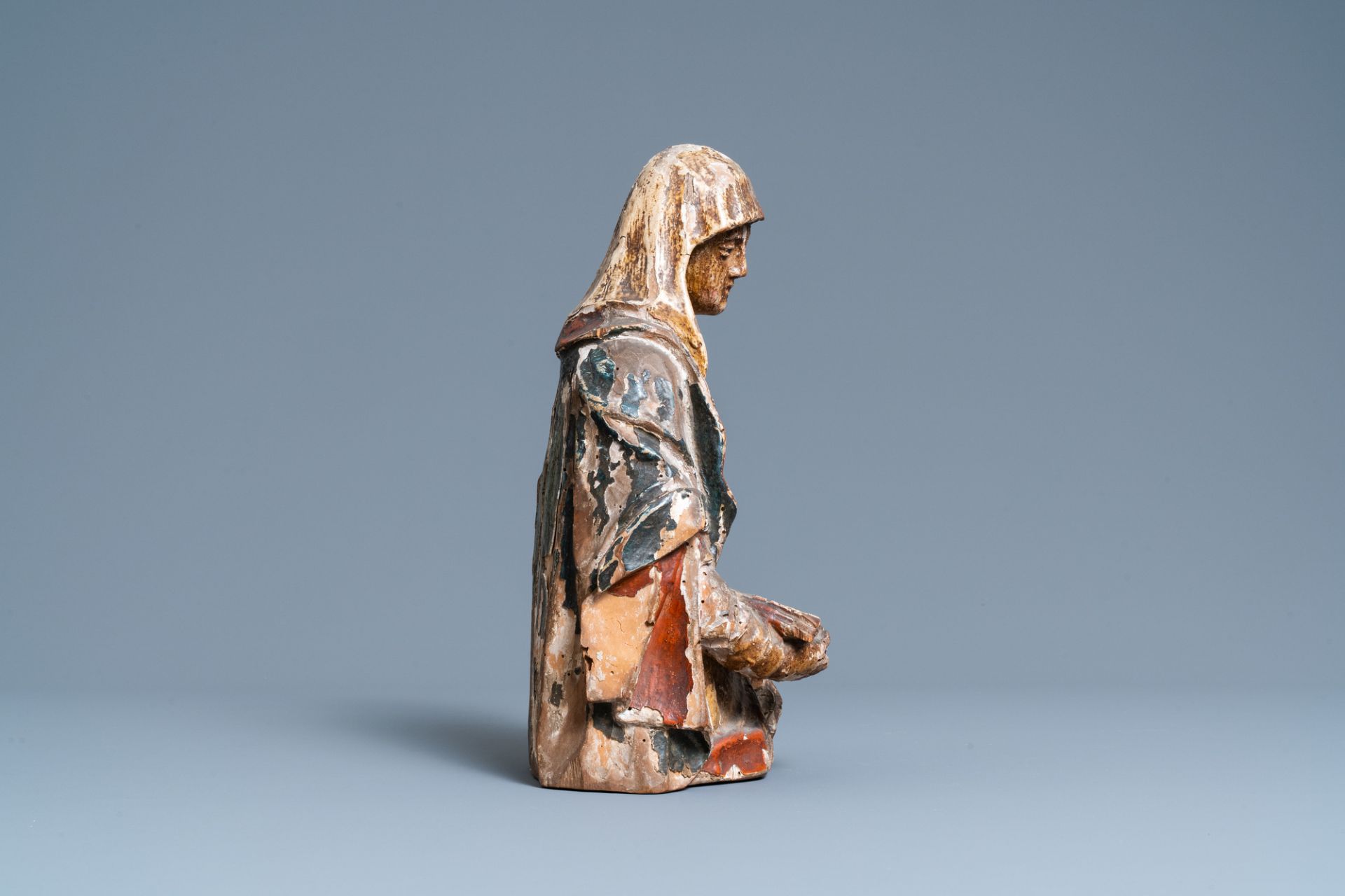 A polychromed and gilded limewood reliquary bust of a female saint, Germany, 2nd half 16th C. - Image 3 of 8