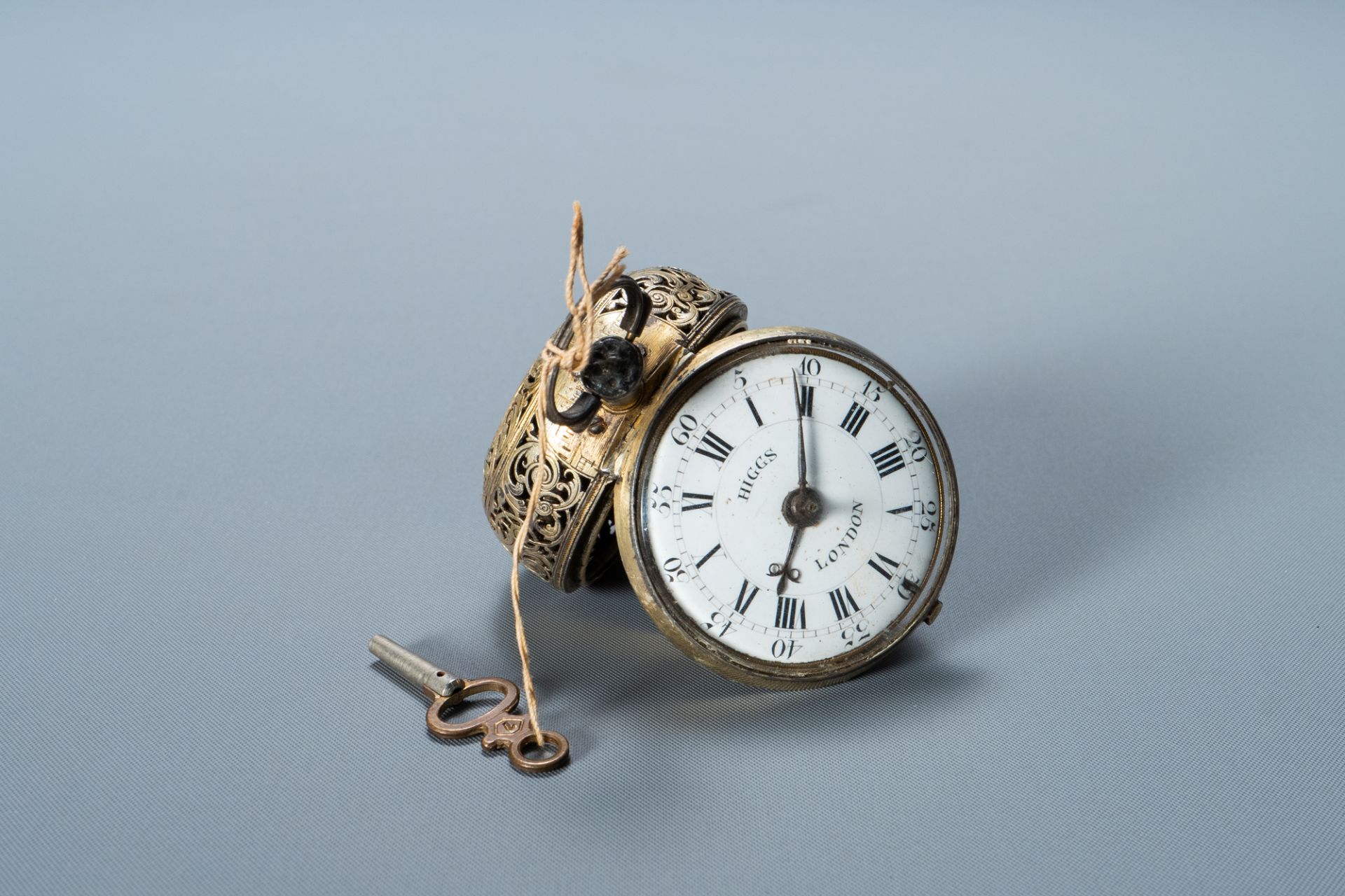 A gilded silver 'repeater' pocket watch, Robert & Peter Higgs, no. 1466, London, 17/18th C. - Image 7 of 10