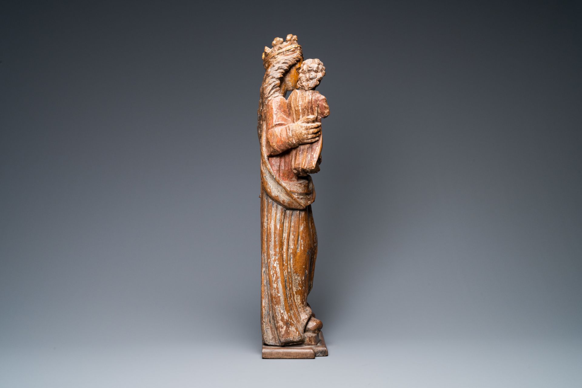 An oak figure of a Madonna with child, Flanders, 17th C. - Image 4 of 6