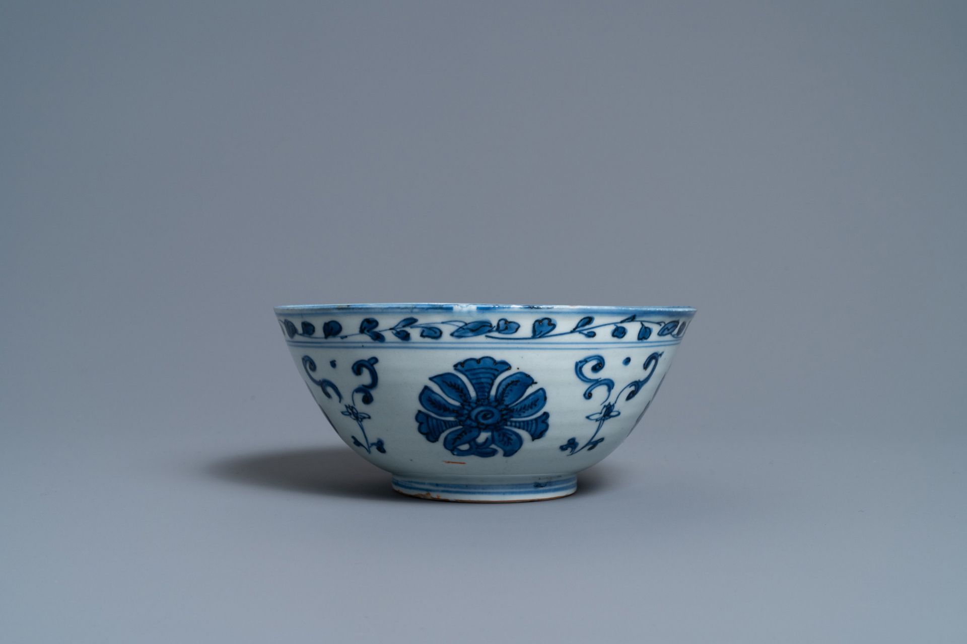 A varied collection of Chinese porcelain, Ming and Qing - Image 20 of 22