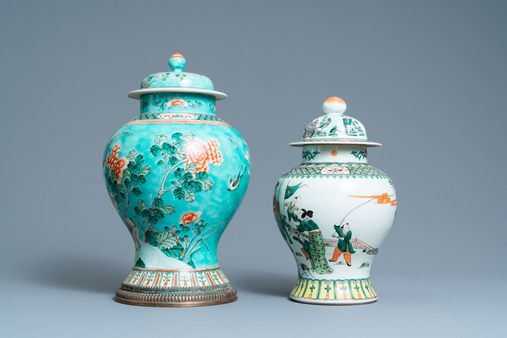 Two Chinese famille verte vases and covers, 19th C. - Image 4 of 8