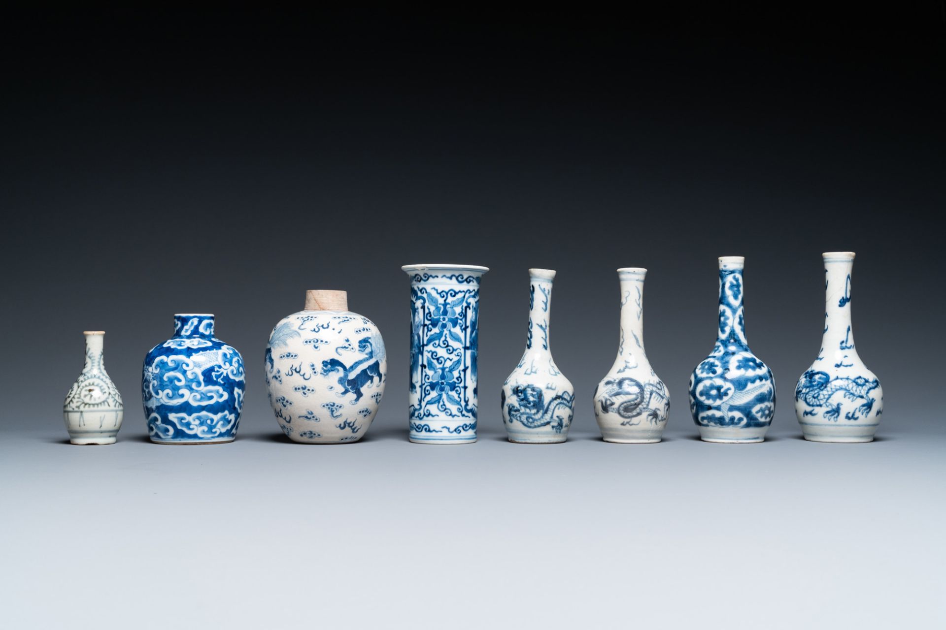 Fourteen Chinese blue and white vases, 18/20th C. - Image 13 of 15