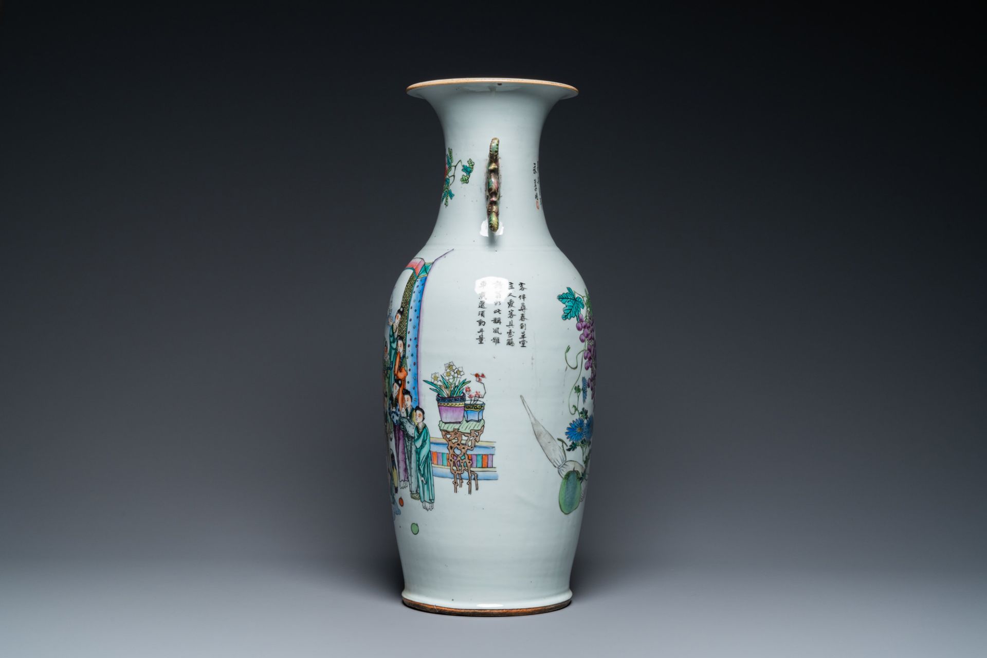 A Chinese qianjiang cai vase with two-sided design, 19/20th C. - Image 4 of 6