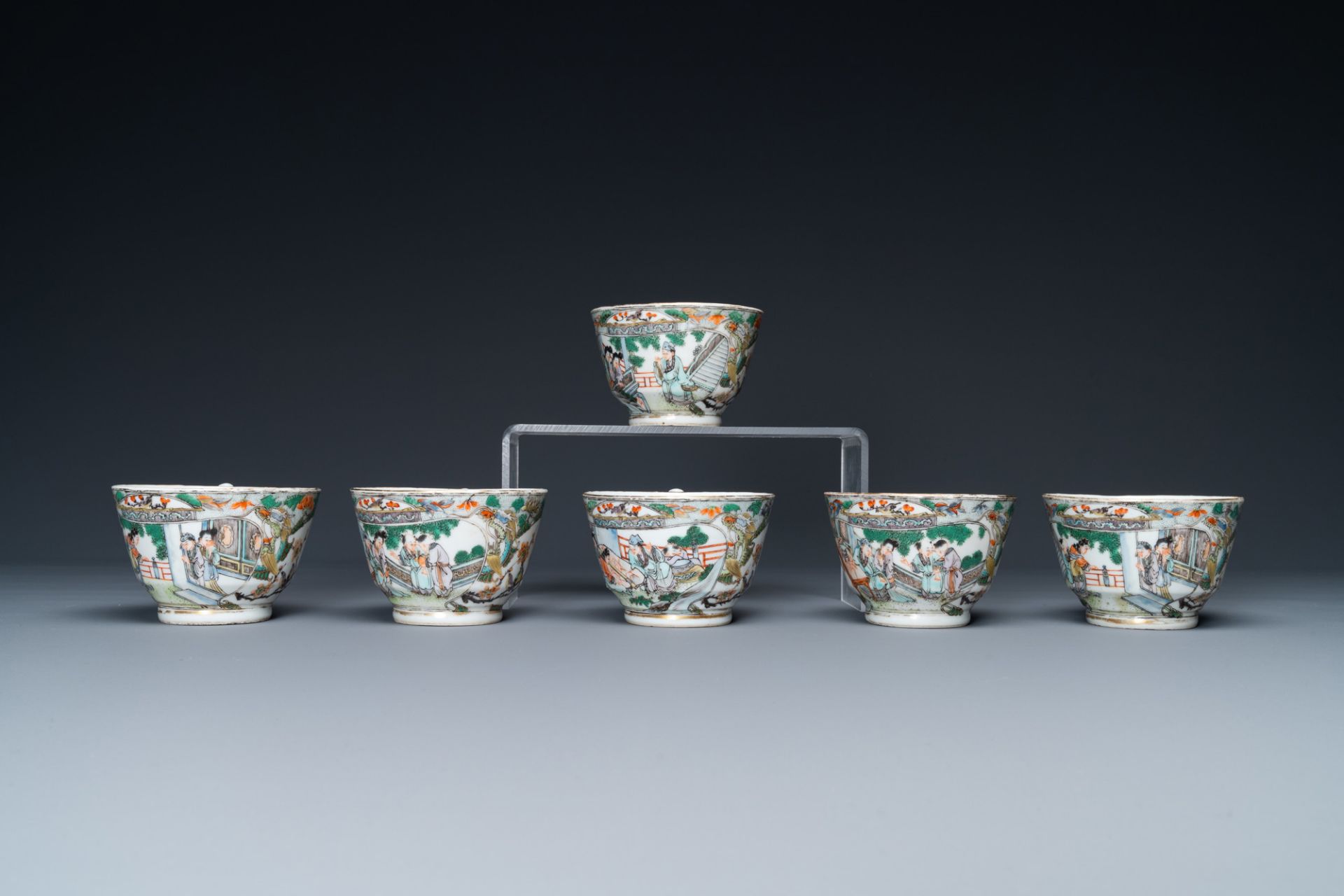 A Chinese Canton famille verte 14-piece tea service in presentation box, 19th C. - Image 11 of 23