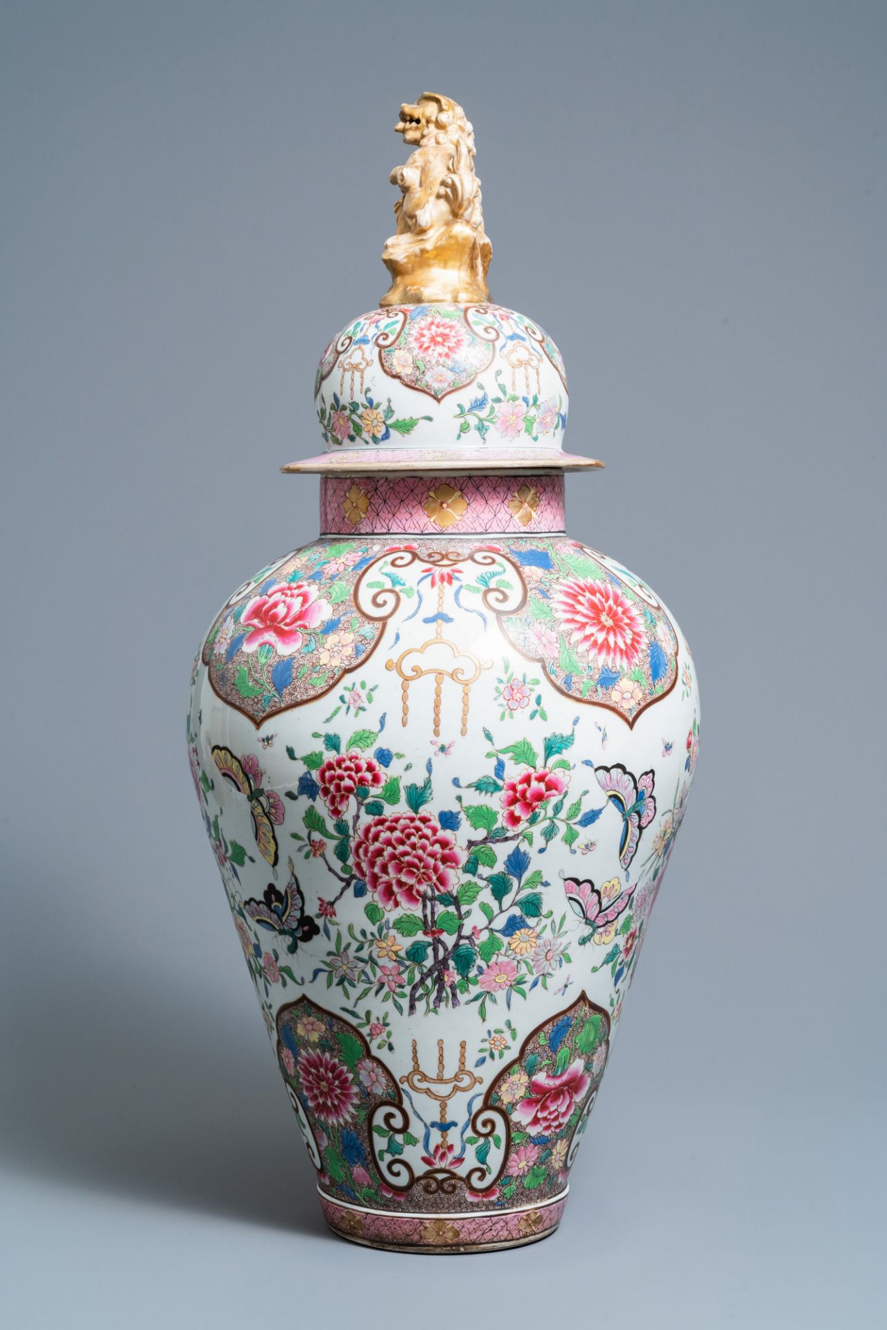 A large famille rose-style vase and cover, Samson, France, 19th C. - Image 5 of 20