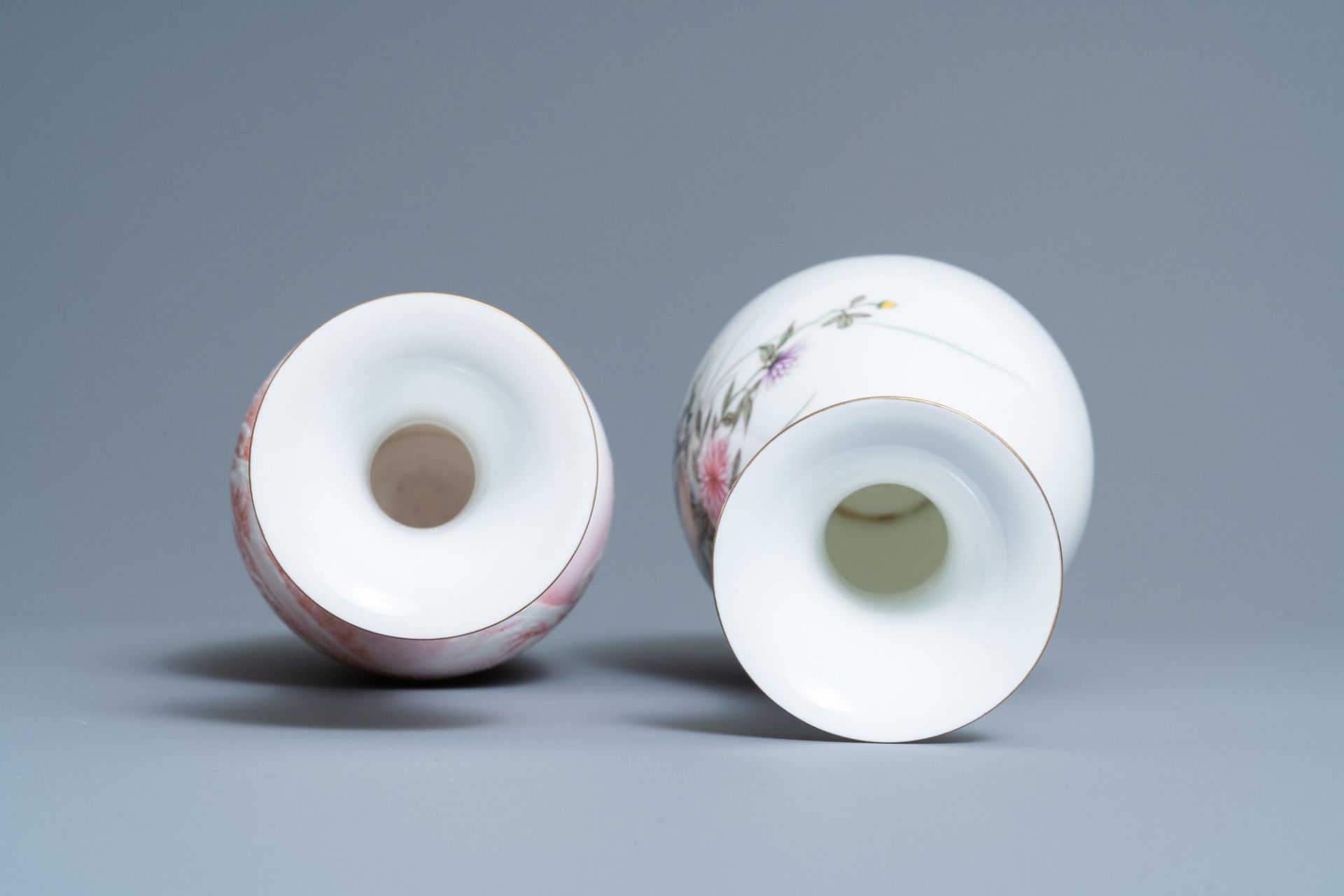 Two Chinese eggshell porcelain vases, seal marks, 20th C. - Image 5 of 6