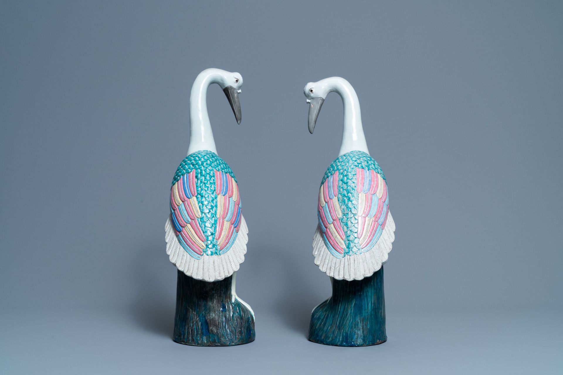 A pair of large Chinese famille rose models of cranes, 20th C. - Image 5 of 7