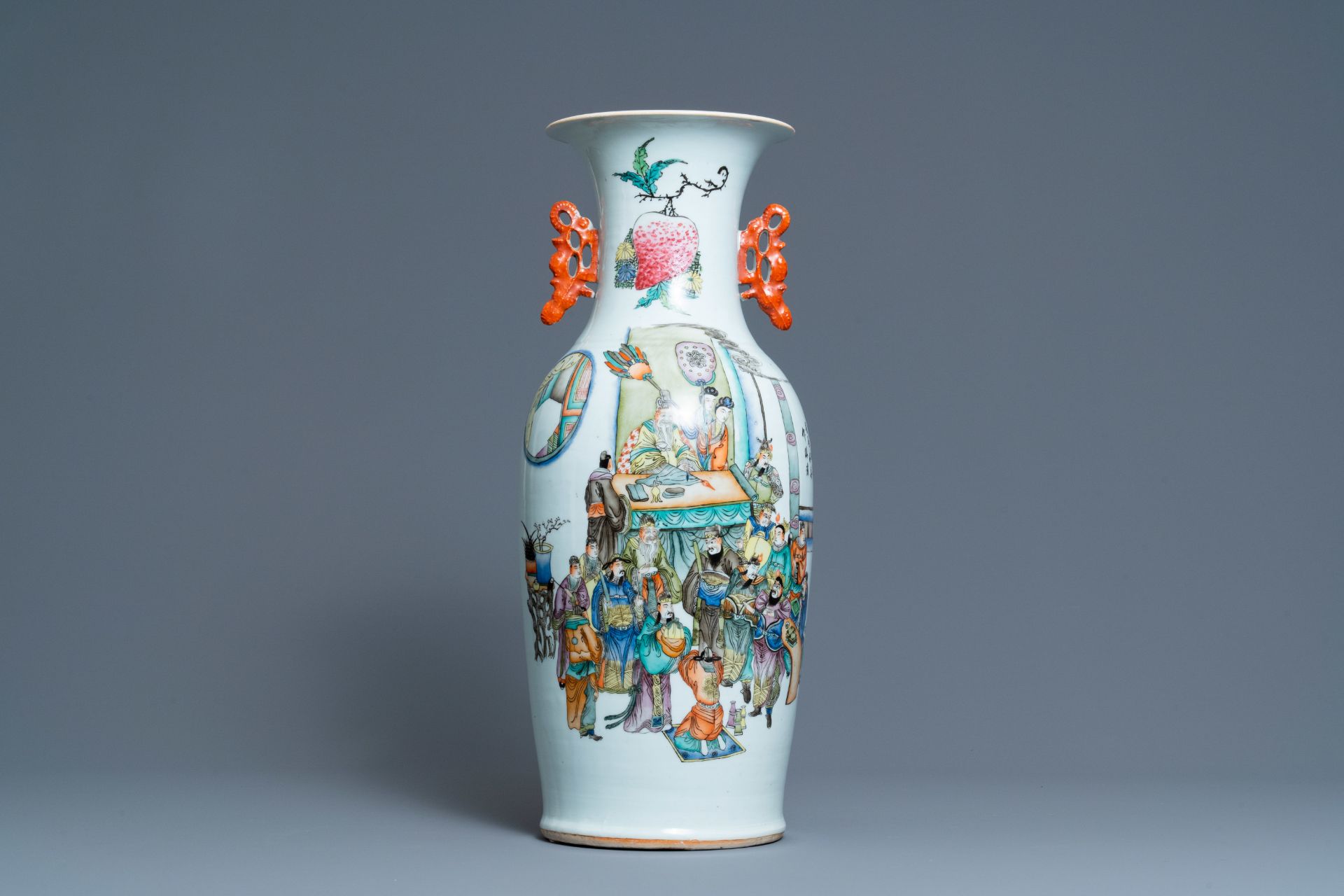 A Chinese two-sided qianjiang cai and famille rose vase, 19/20th C.