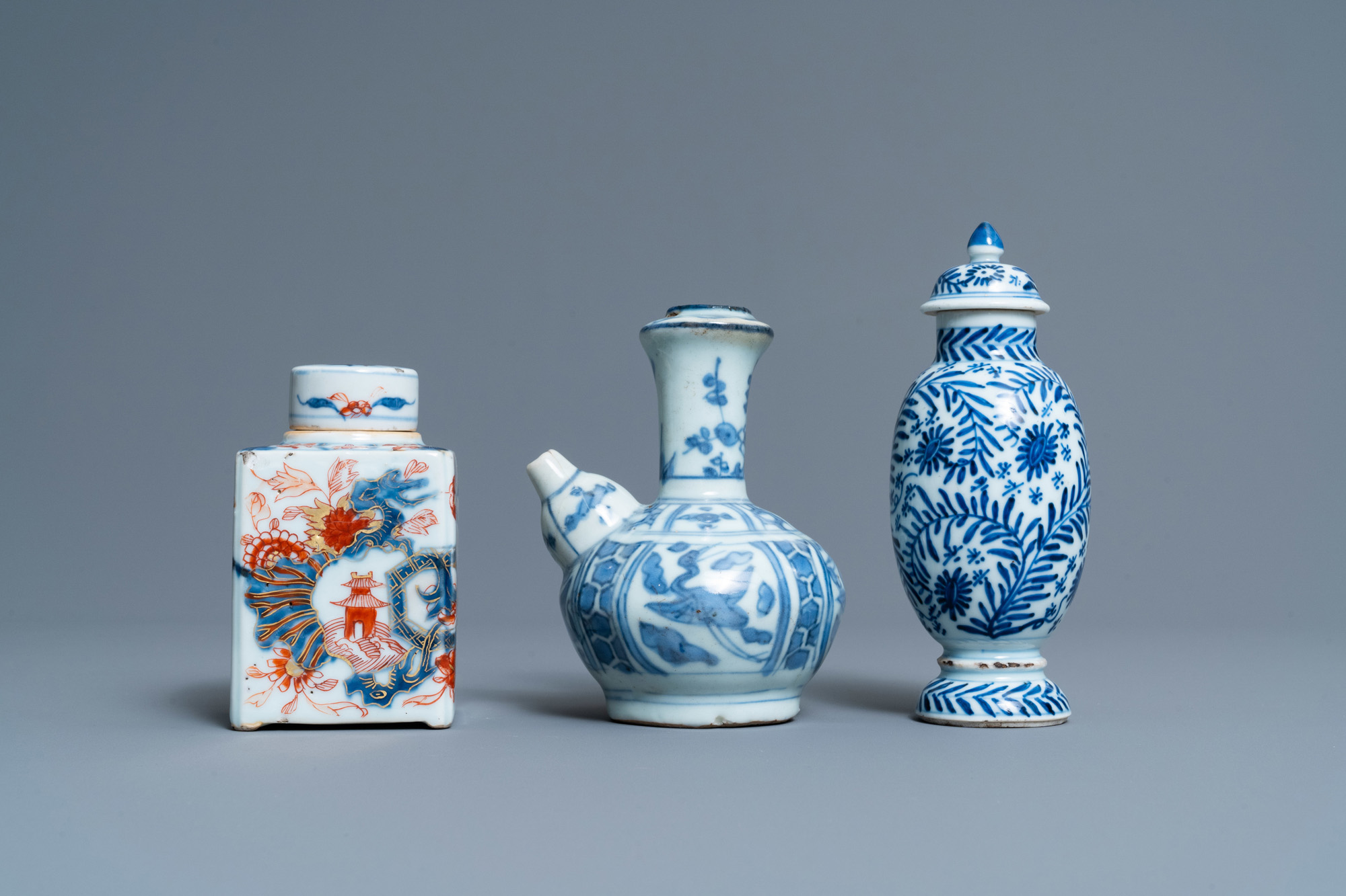 Two Chinese blue and white cups, a covered vase, a kendi and an Imari-style tea caddy, Wanli and Kan - Image 2 of 13