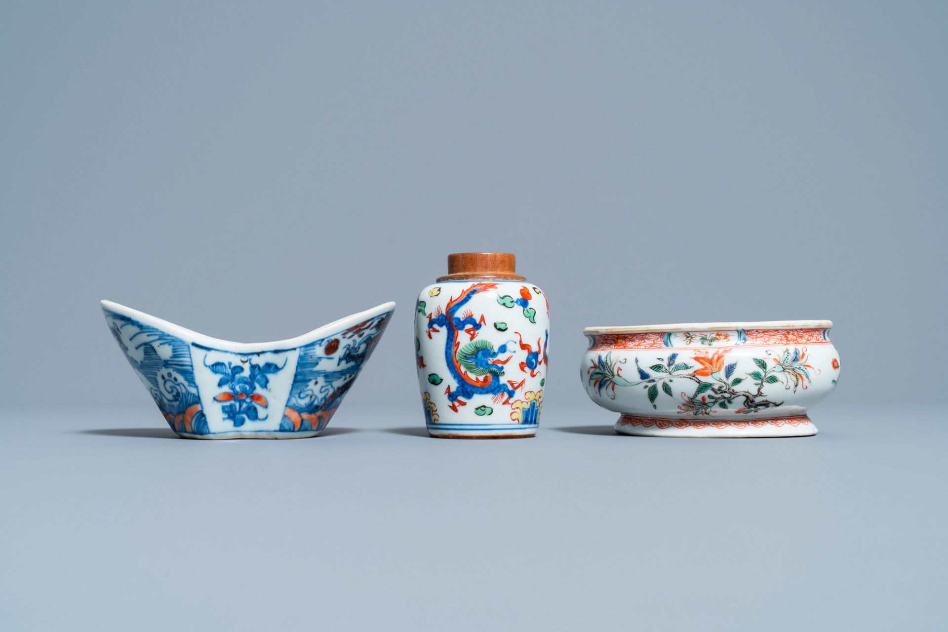 A Chinese doucai bowl, a famille verte spice box and a wucai tea caddy, Kangxi and later - Image 3 of 8