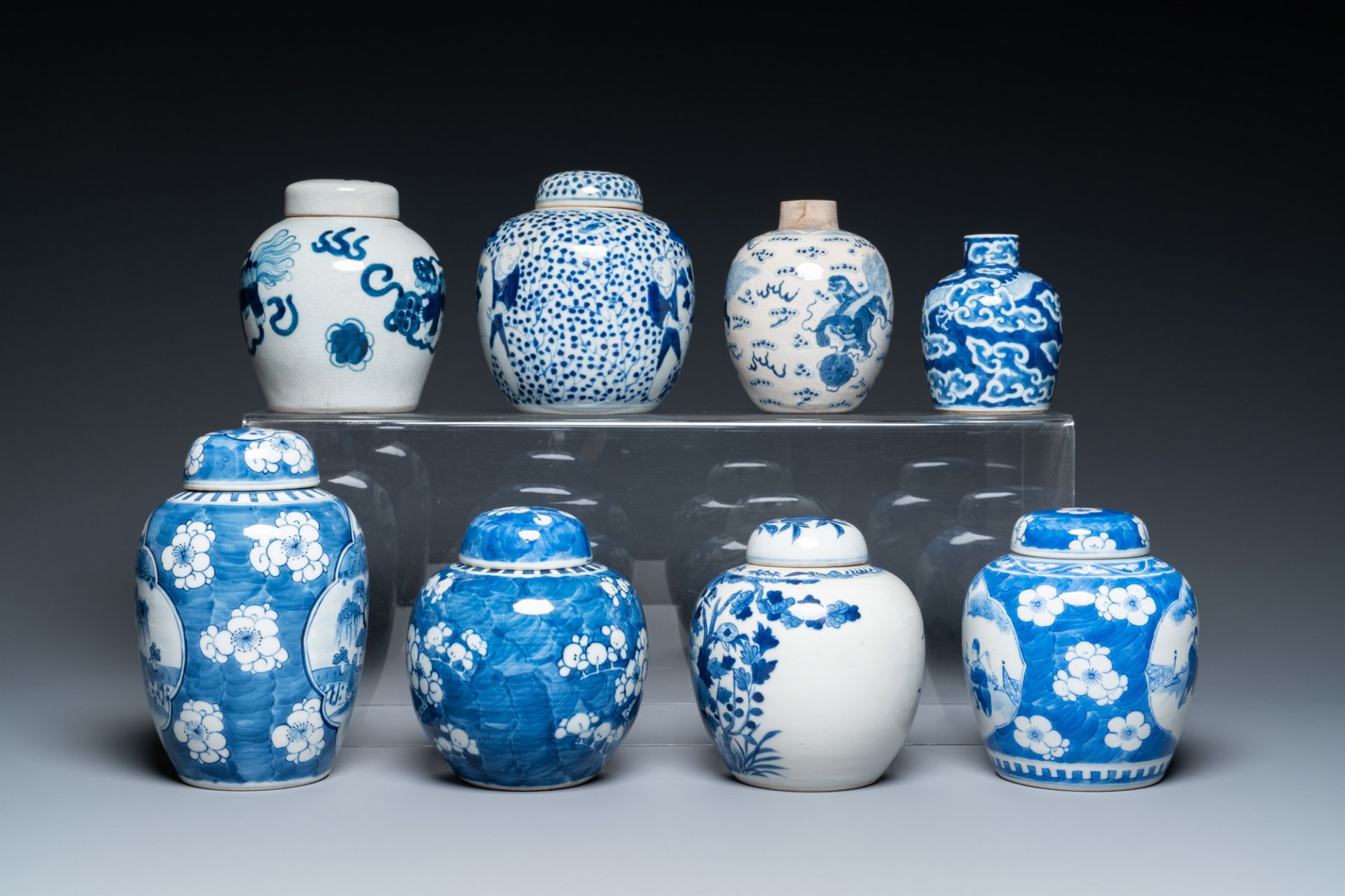 Fourteen Chinese blue and white vases, 18/20th C. - Image 5 of 15