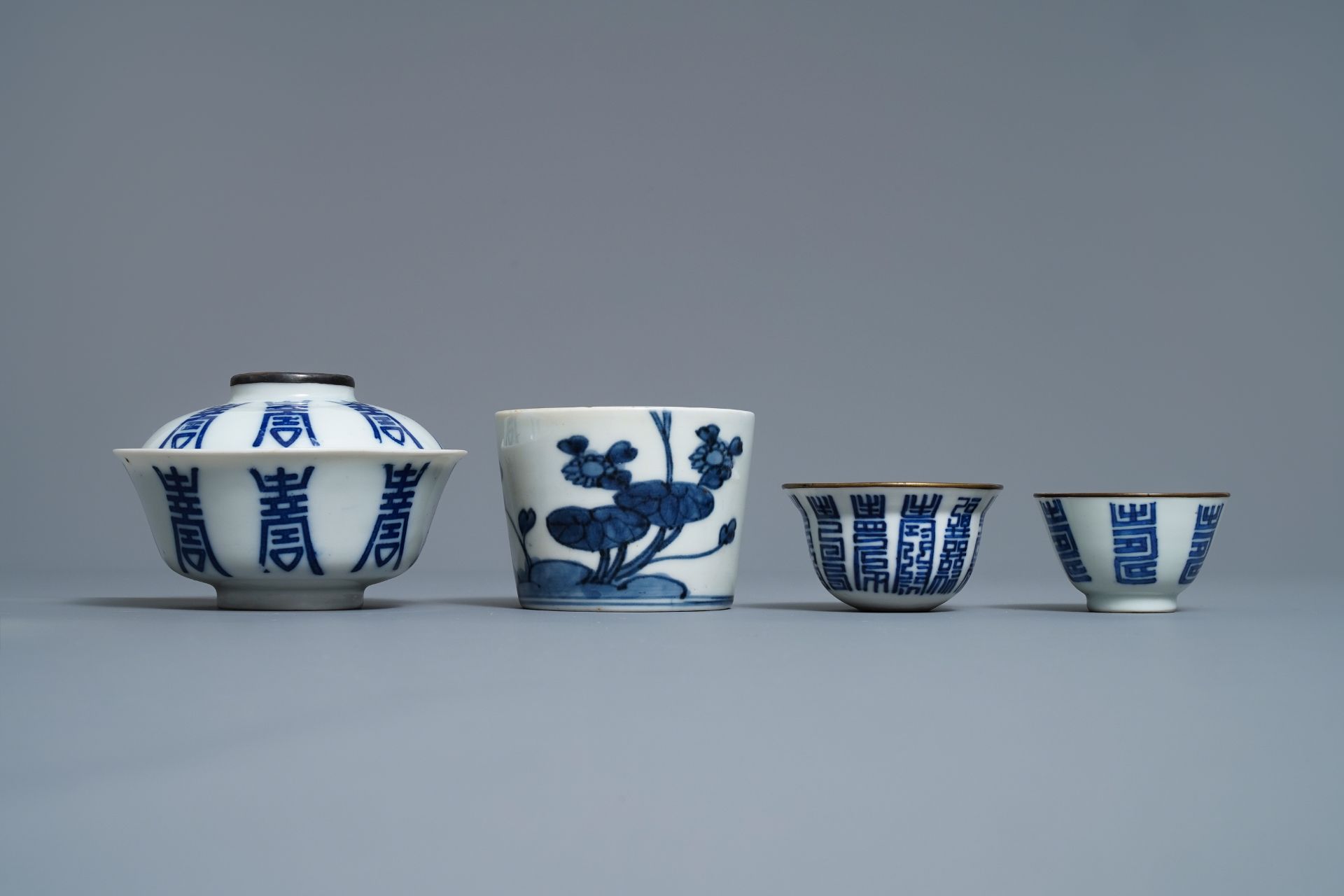 A varied collection of Chinese blue and white Vietnamese market 'Bleu de Hue' wares, 19th C. - Image 4 of 9