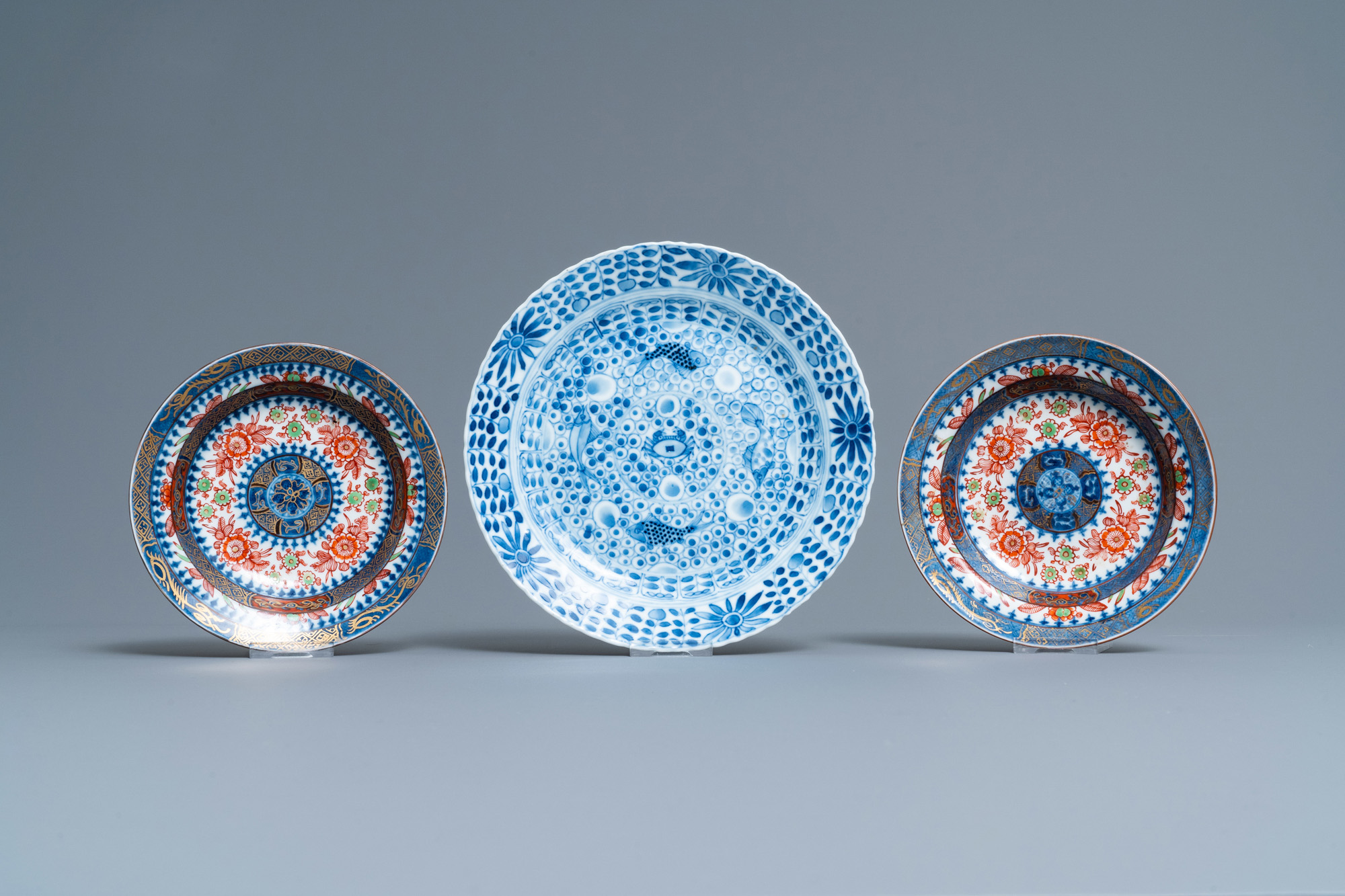 A varied collection of Chinese porcelain, 19th C. - Image 6 of 19