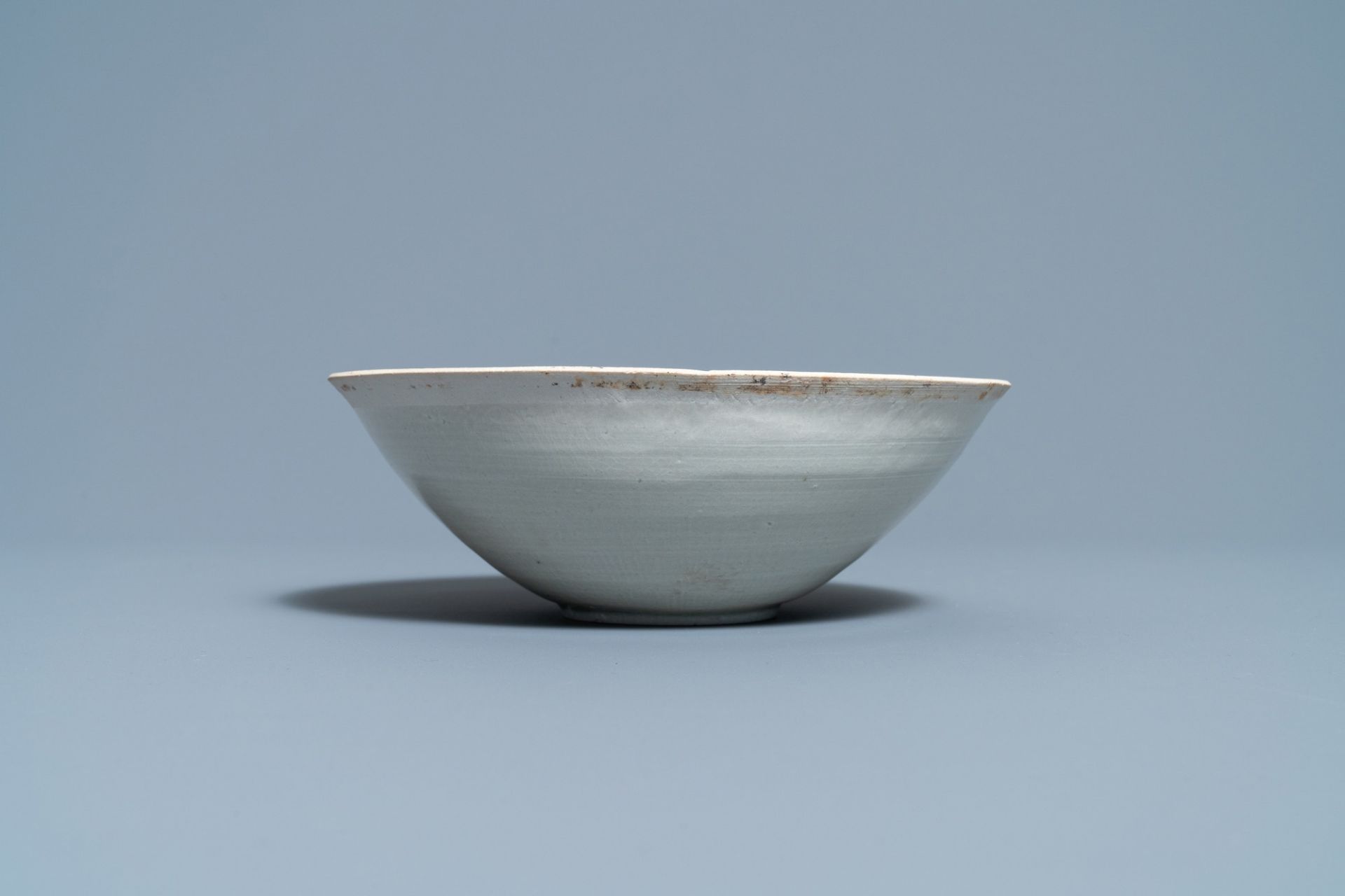 A Chinese luanbai 'fish' bowl, Song/Yuan - Image 4 of 7