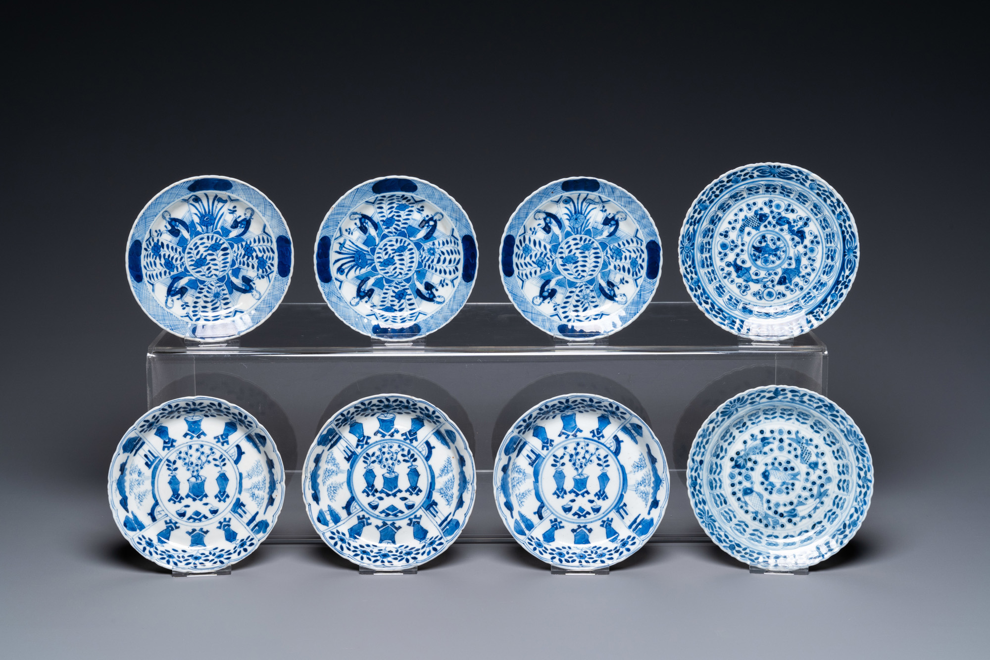 Twenty Chinese blue and white saucers and nineteen cups, Kangxi and later - Image 4 of 11