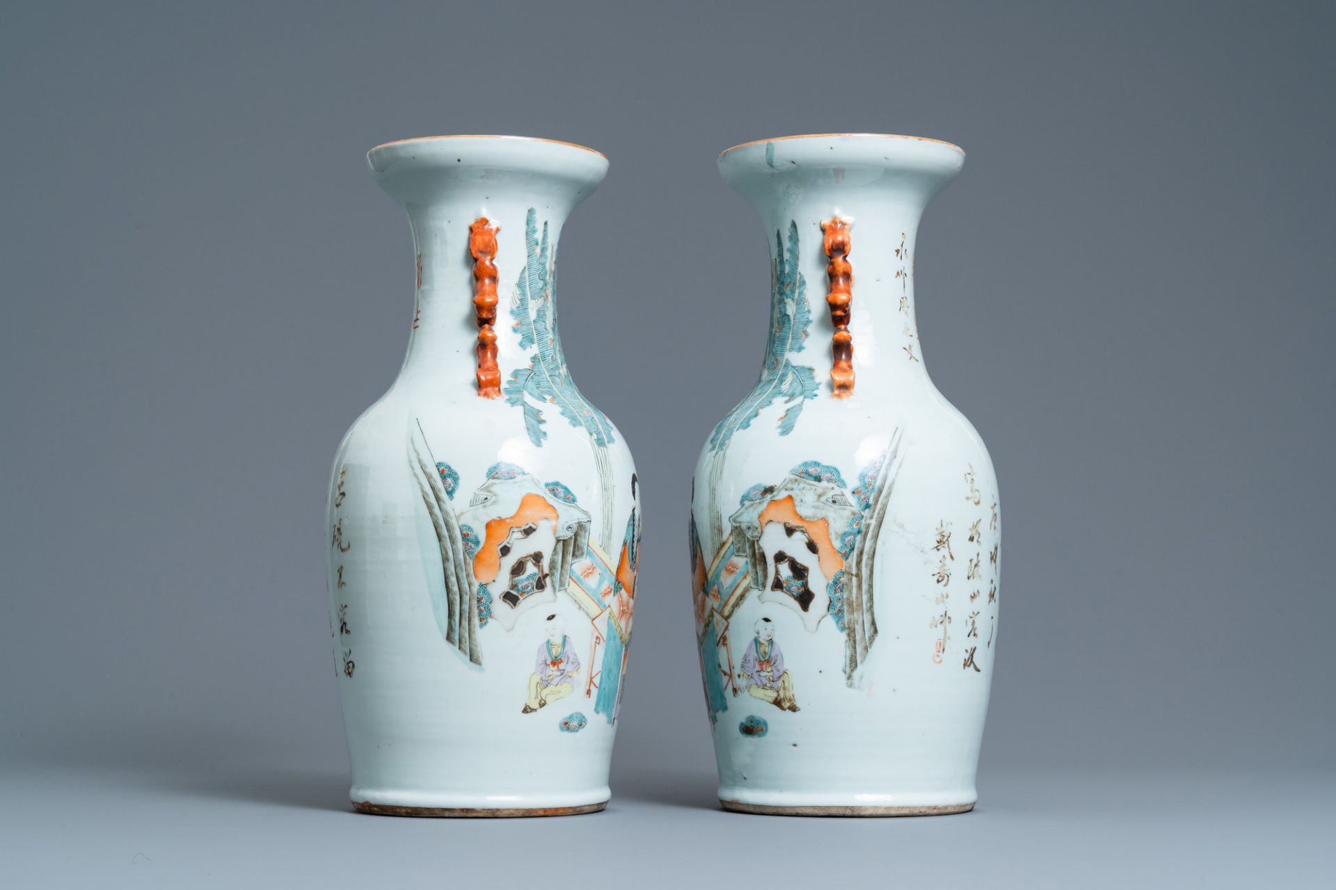 A pair of Chinese qianjiang cai vases, 19/20th C. - Image 2 of 6