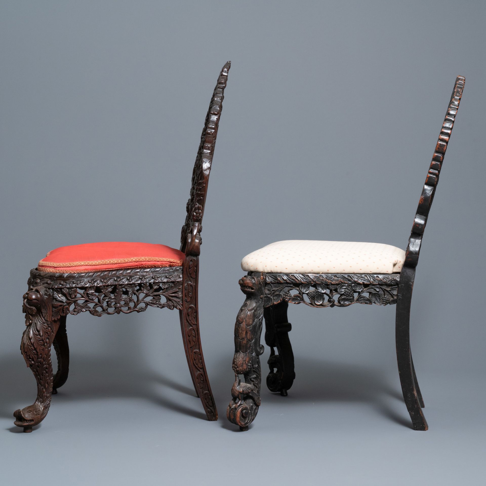 Two Anglo-Indian colonial or Ceylonese reticulated wooden chairs, 18/19th C. - Image 4 of 15
