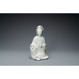 A Chinese Dehua blanc de Chine figure of Guanyin, 18/19th C.