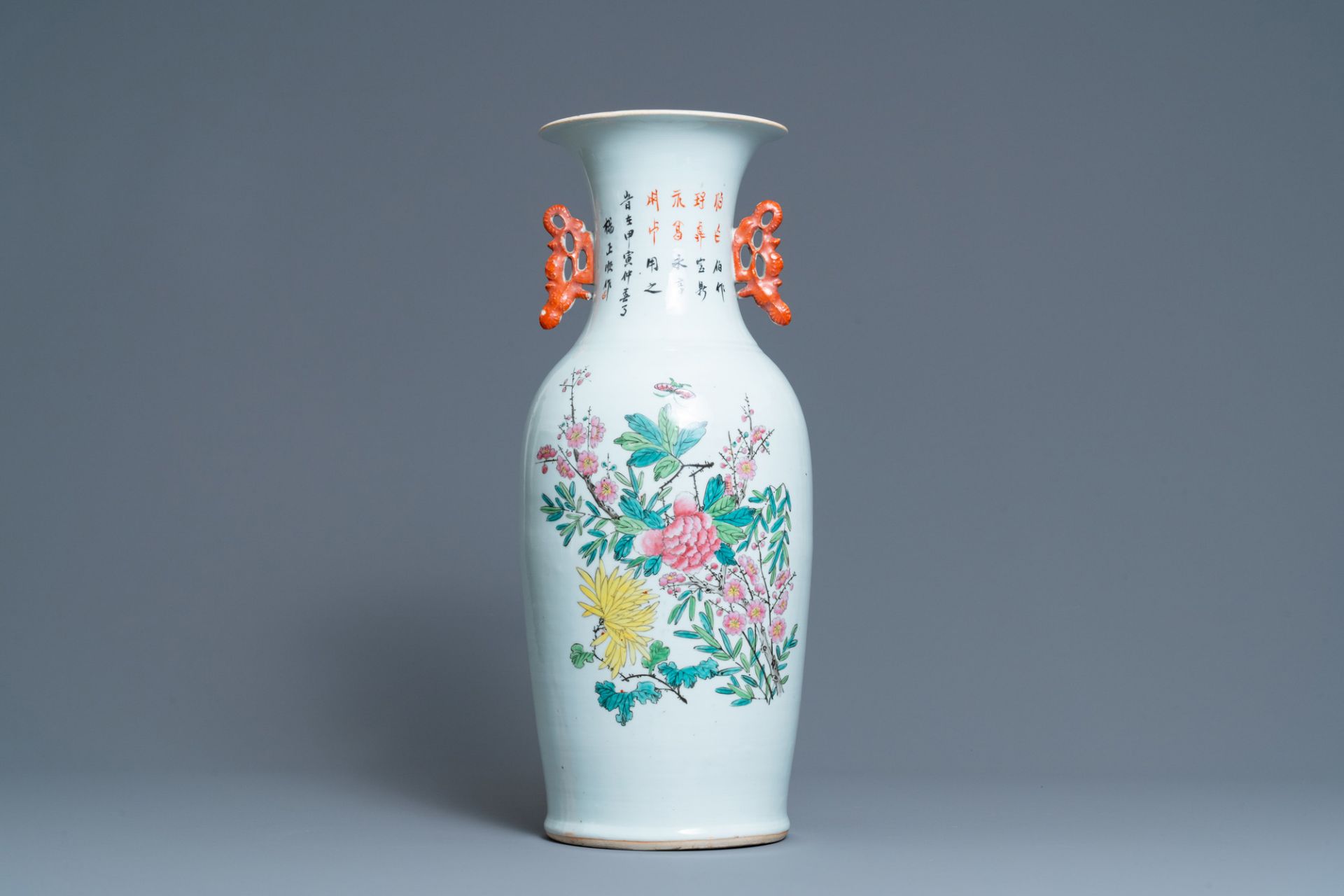 A Chinese two-sided qianjiang cai and famille rose vase, 19/20th C. - Image 3 of 6