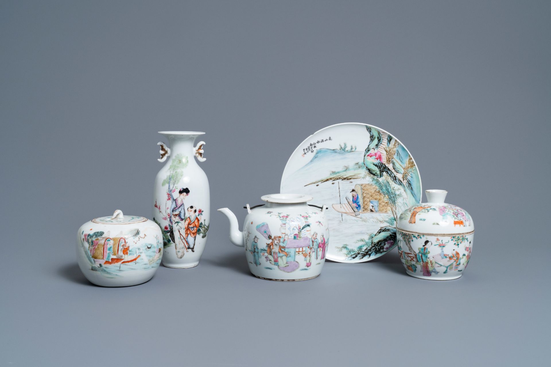 Five Chinese famille rose wares, 19/20th C.