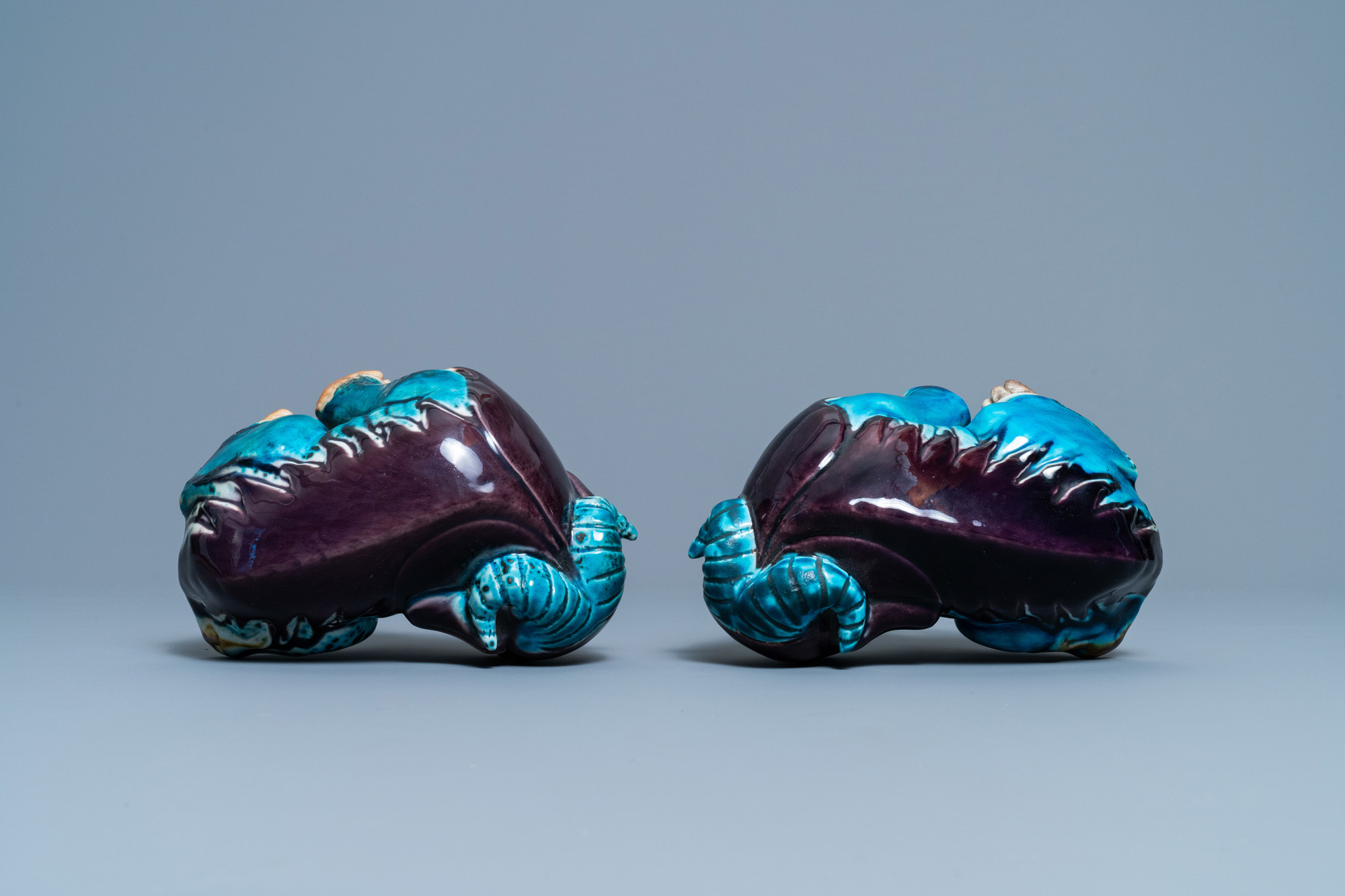 A pair of Chinese turquoise- and aubergine-glazed models of mythical animals, 19th C. - Image 6 of 7