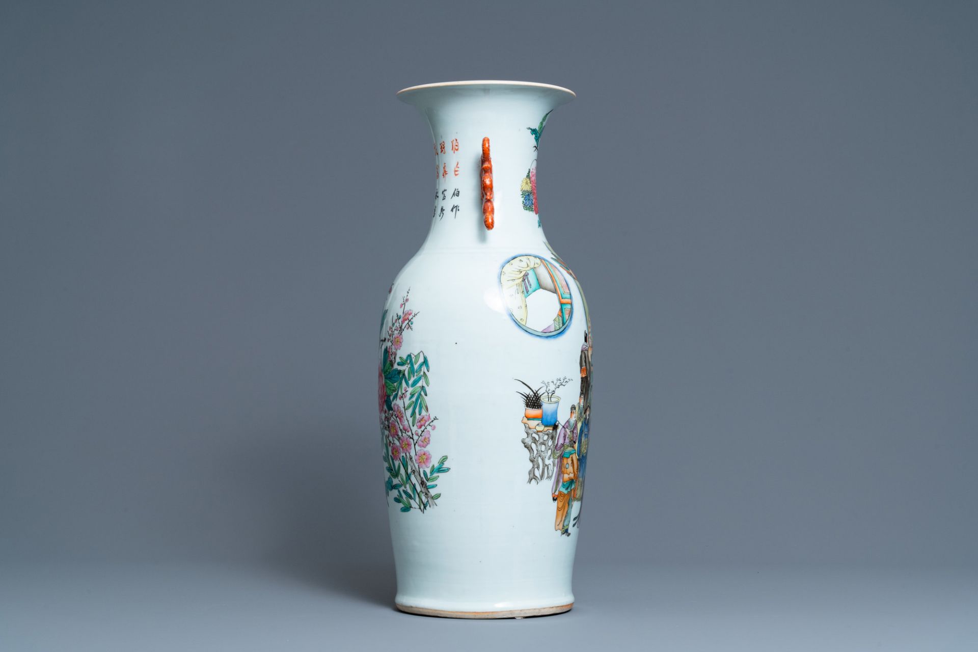 A Chinese two-sided qianjiang cai and famille rose vase, 19/20th C. - Image 2 of 6