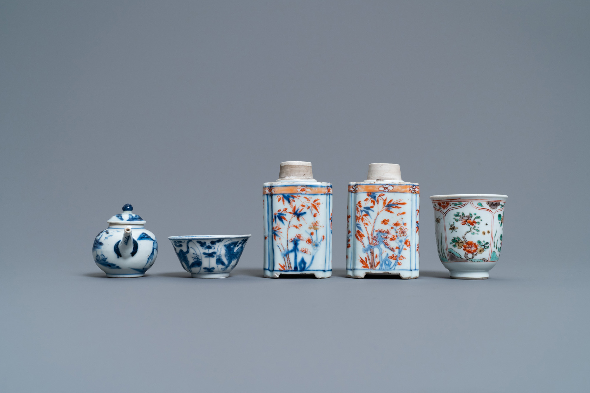 A collection of Chinese blue and white, famille rose, verte and Imari-style tea wares, Kangxi/Qianlo - Image 5 of 13