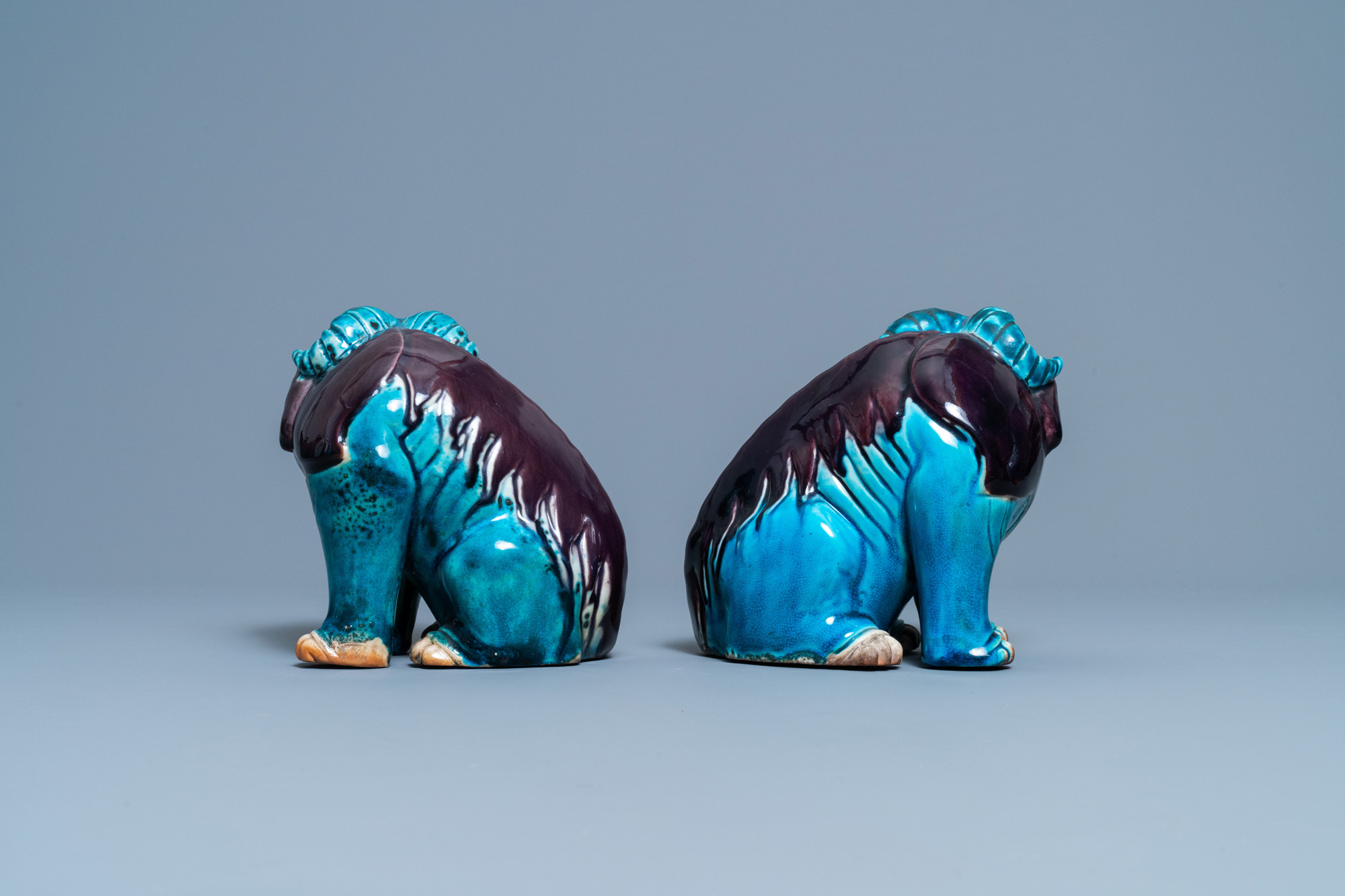 A pair of Chinese turquoise- and aubergine-glazed models of mythical animals, 19th C. - Image 4 of 7