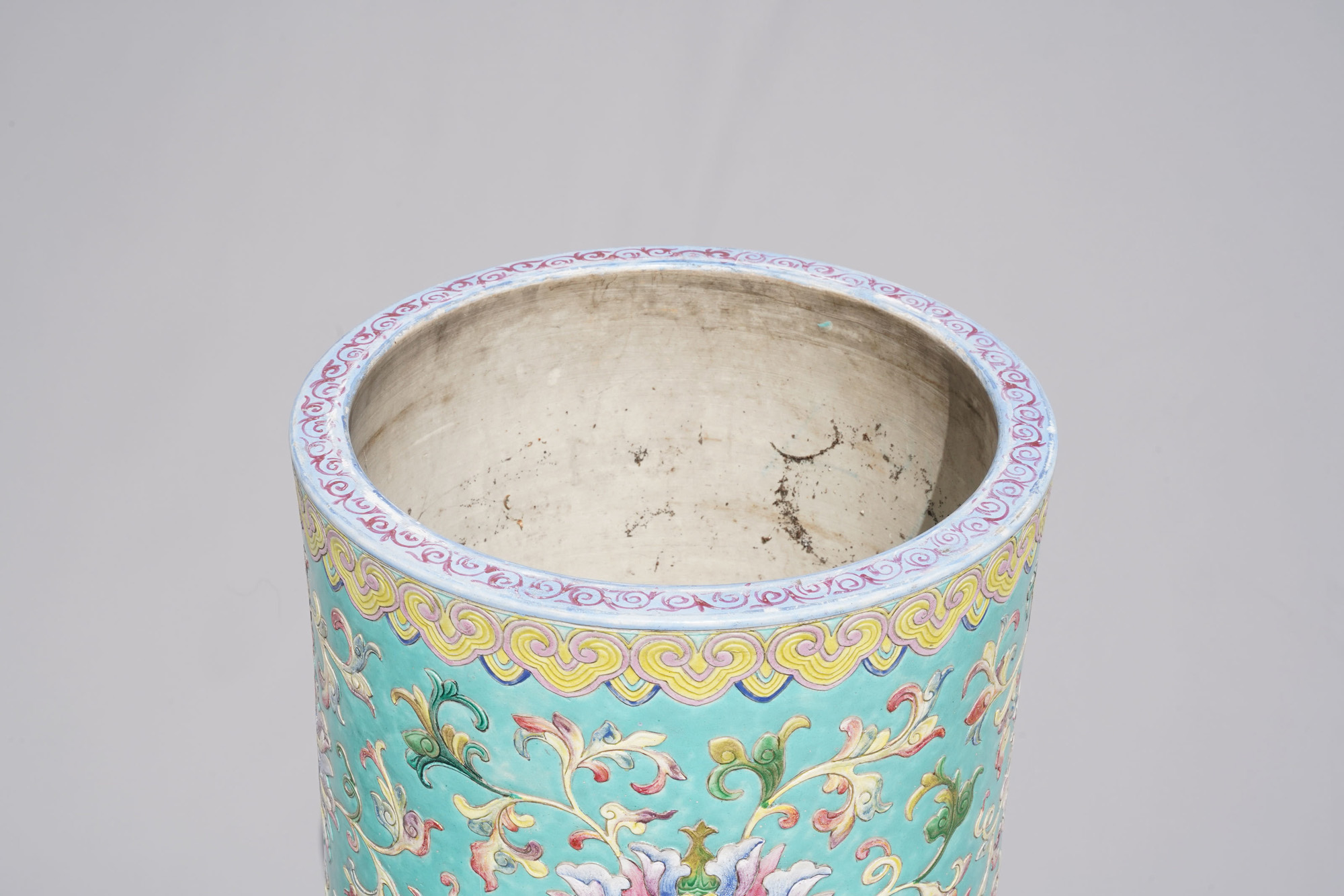 A large Chinese famille rose cylindrical vase with applied lotus scrolls, Jiaqing/Daoguang - Image 14 of 49