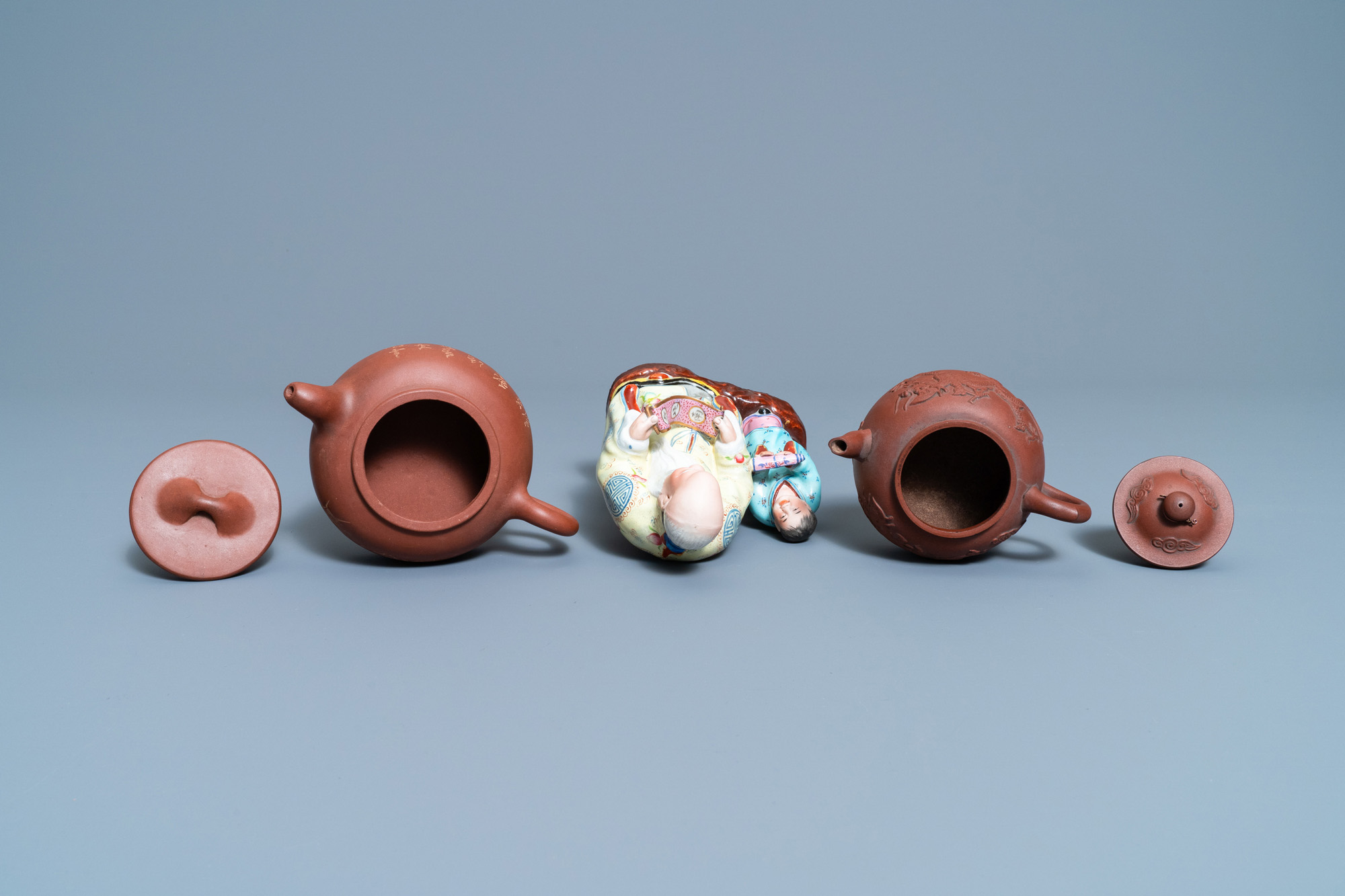 Two Chinese Yixing stoneware teapots and a famille rose 'Shou Lao' group, Kangxi and 20th C. - Image 6 of 7