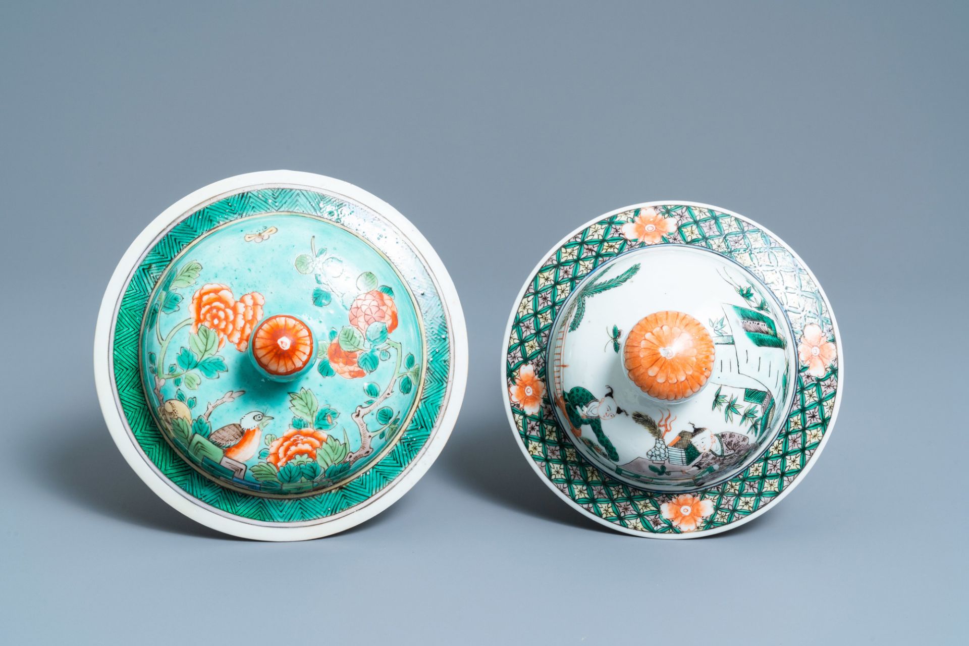 Two Chinese famille verte vases and covers, 19th C. - Image 7 of 8